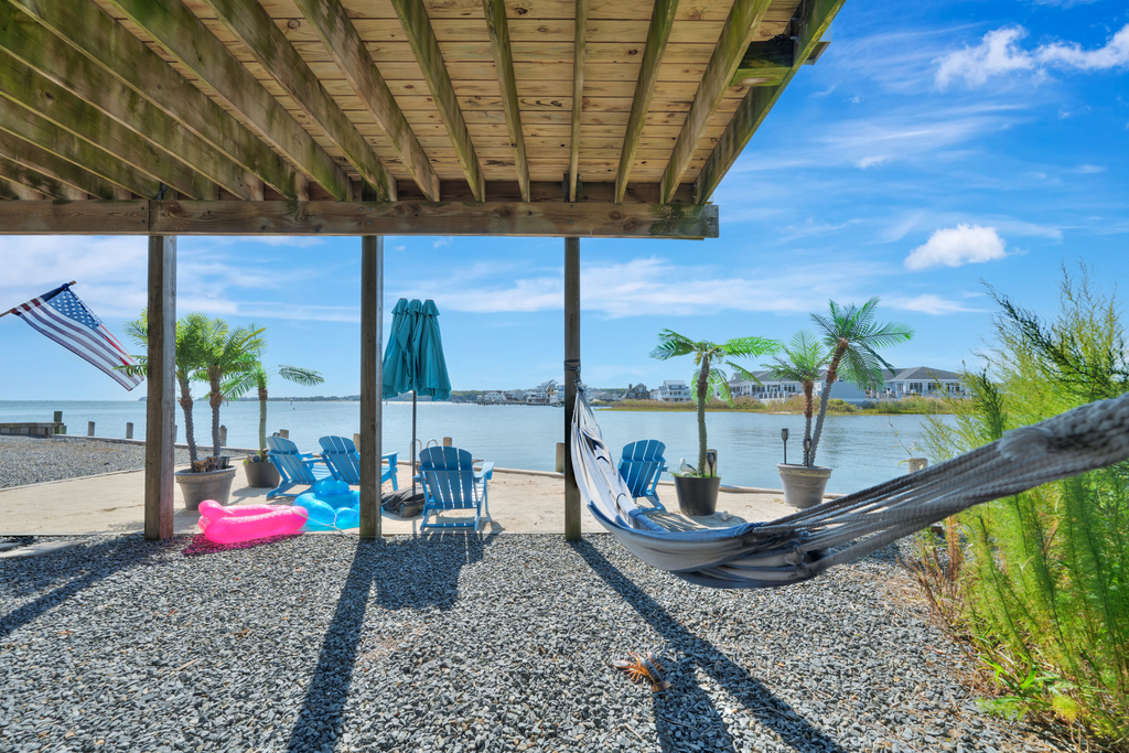 Spectacular Views of the Chincoteague Bay.