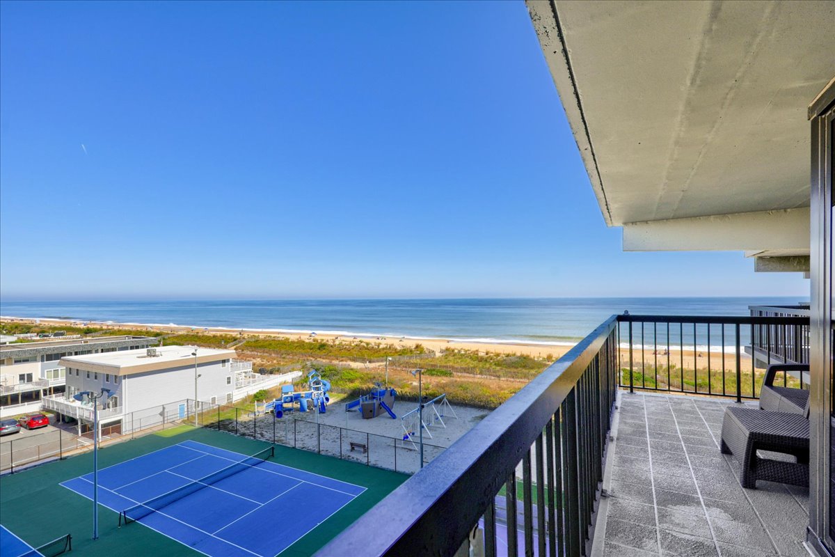 Sweeping Oceanfront Views from Sea Watch 505!