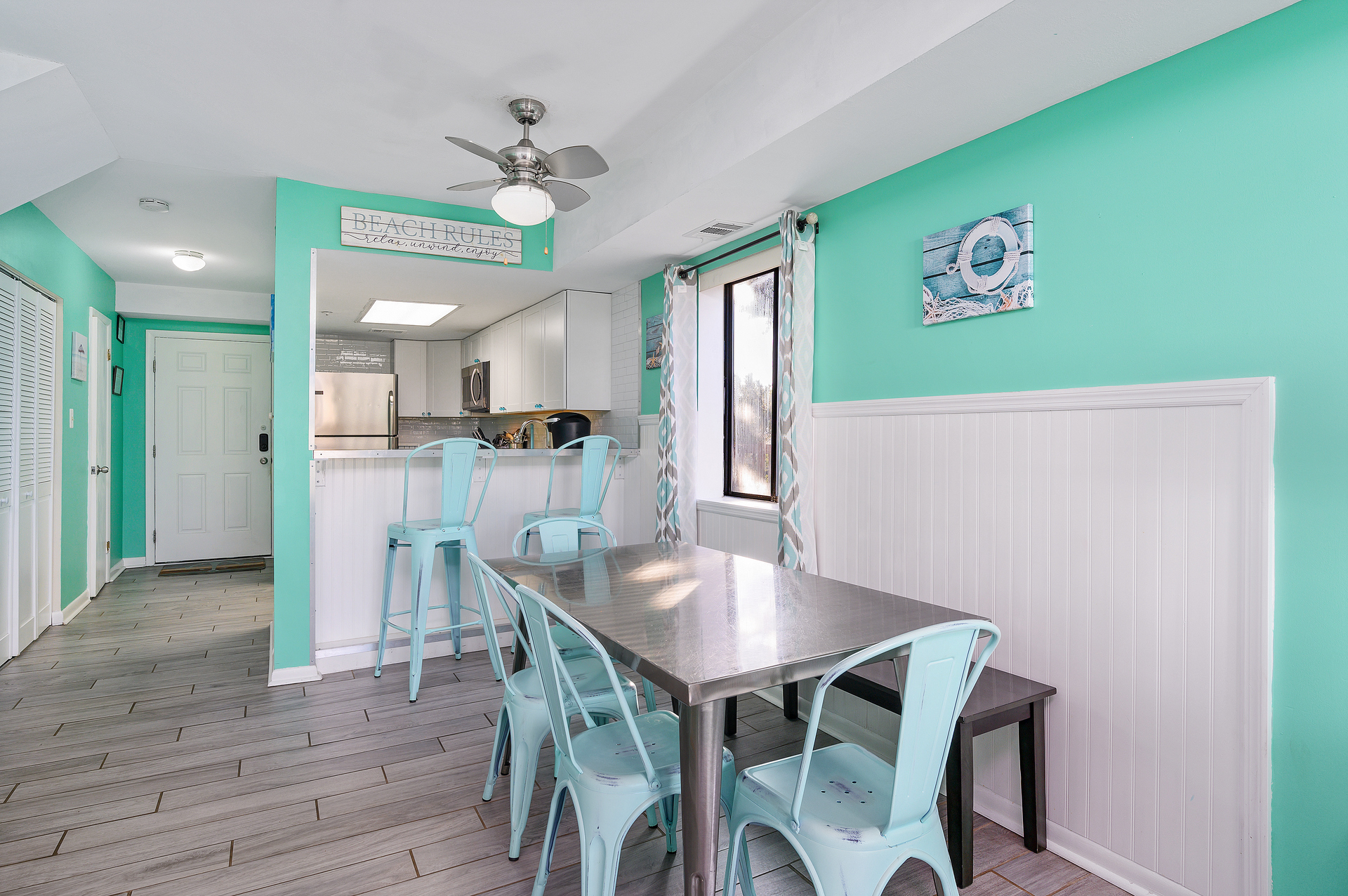 With a breakfast bar, there is plenty of space for your family to gather around for meals after soaking in the sun