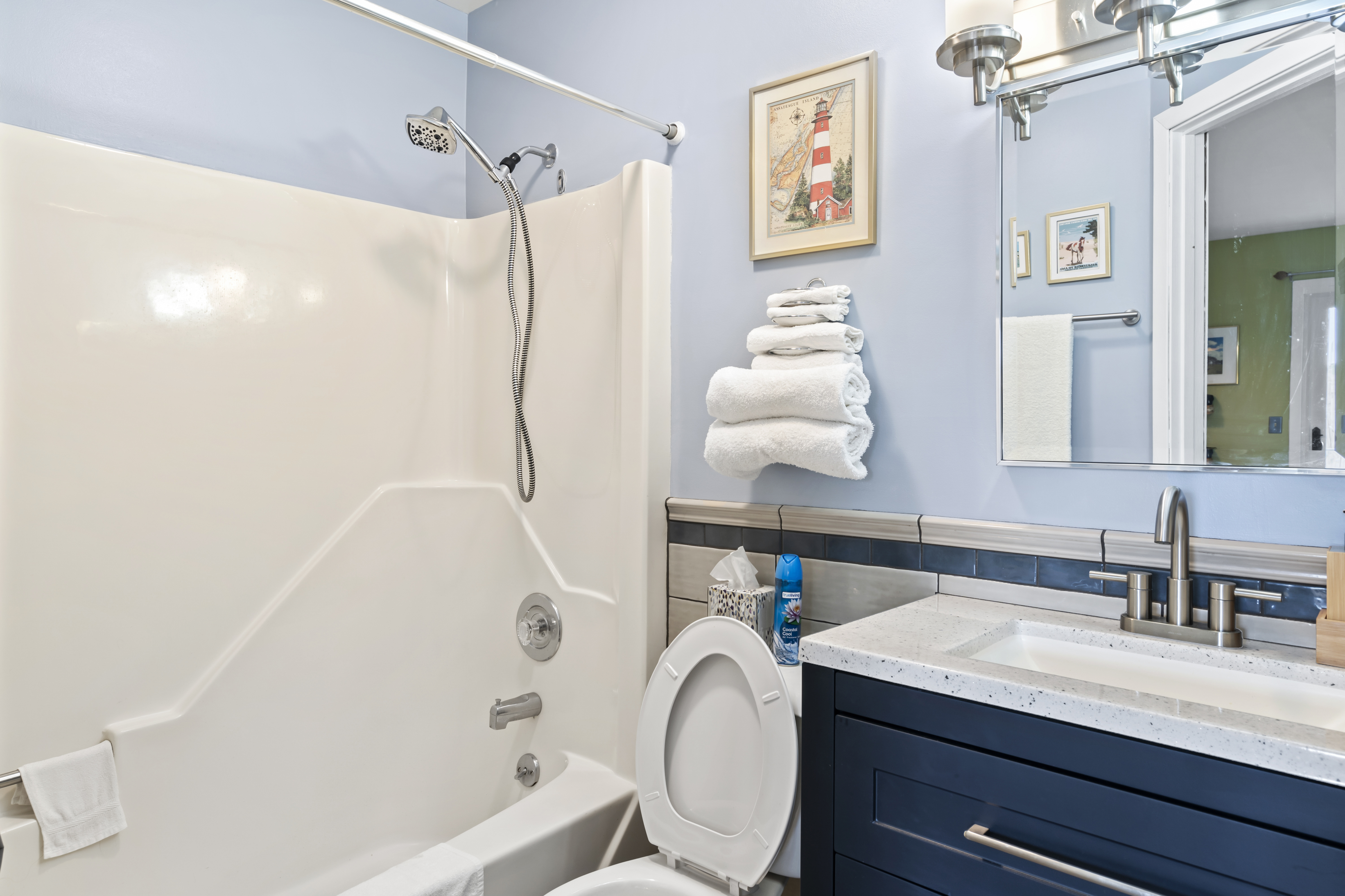 Full Bath with Tub/Shower Combo.