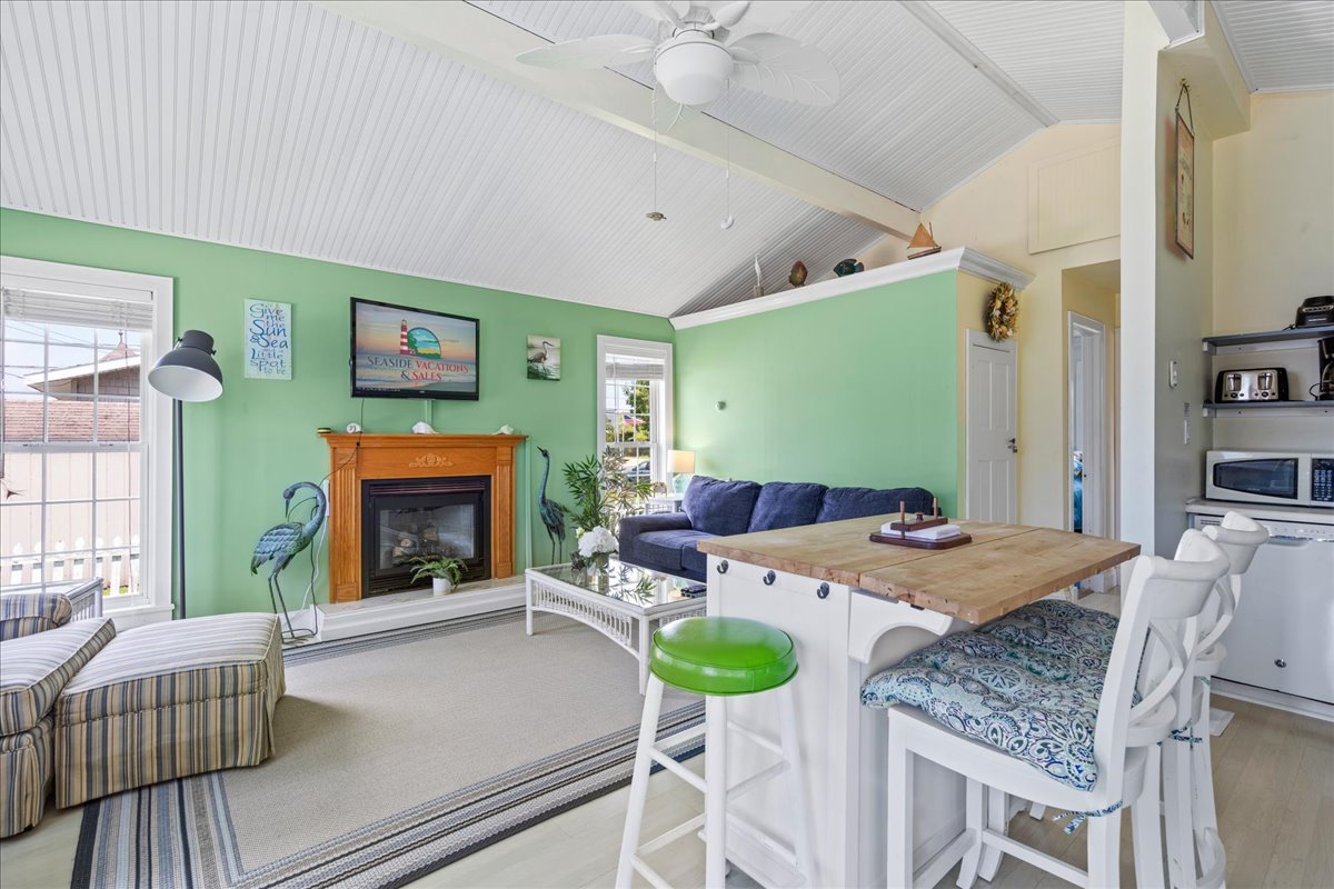 High Ceilings make this adorable Cottage feel light, bright, and spacious.