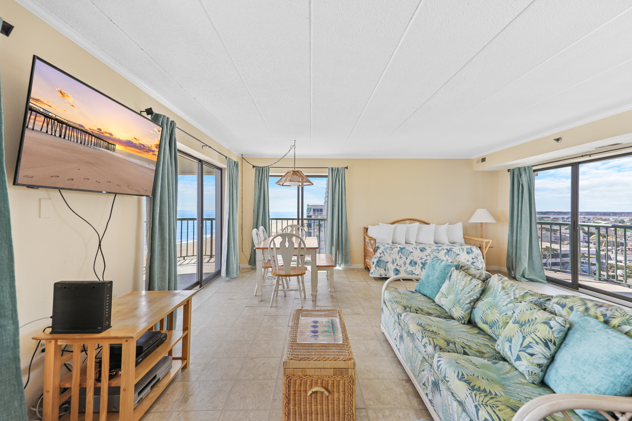 Plenty of space for the whole Family to Relax.