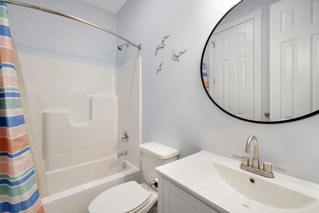 Full Bath 1 has a Tub/Shower Combo.