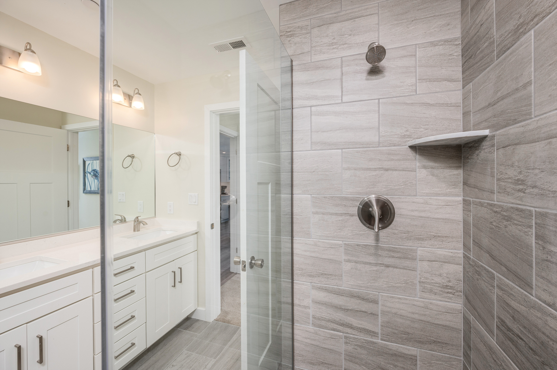 Spacious Walk-In Shower to freshen up after your long beach days!