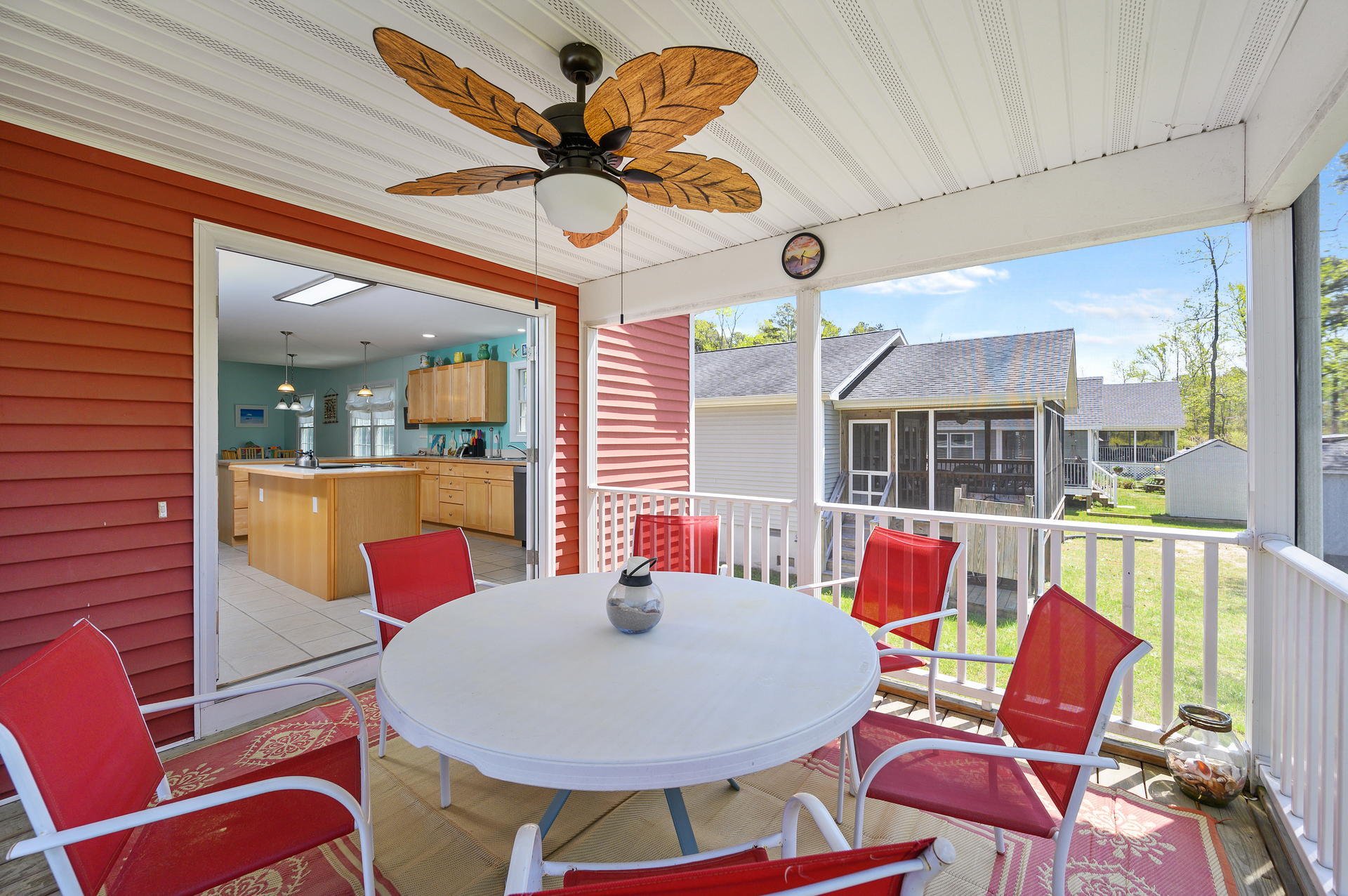 Enjoy some Fresh Local Crabs on the Deck.