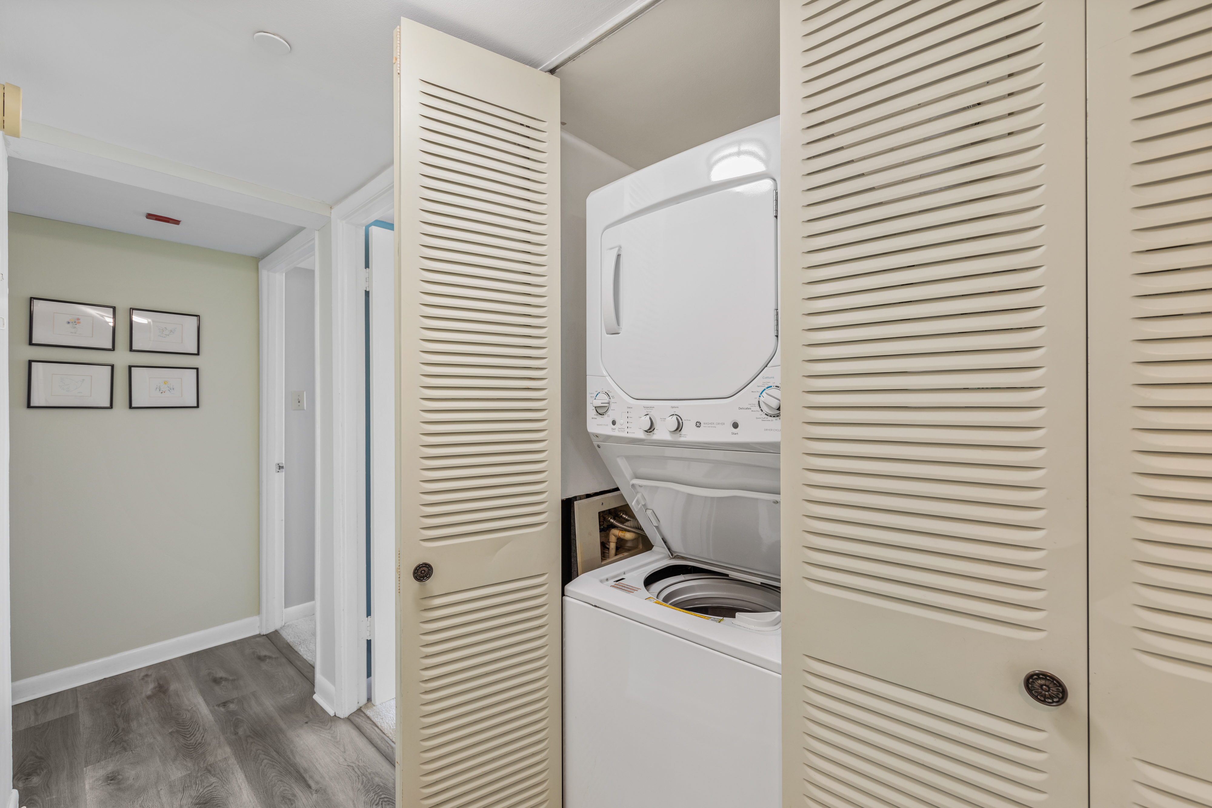 Convenient Washer/Dryer in the hall