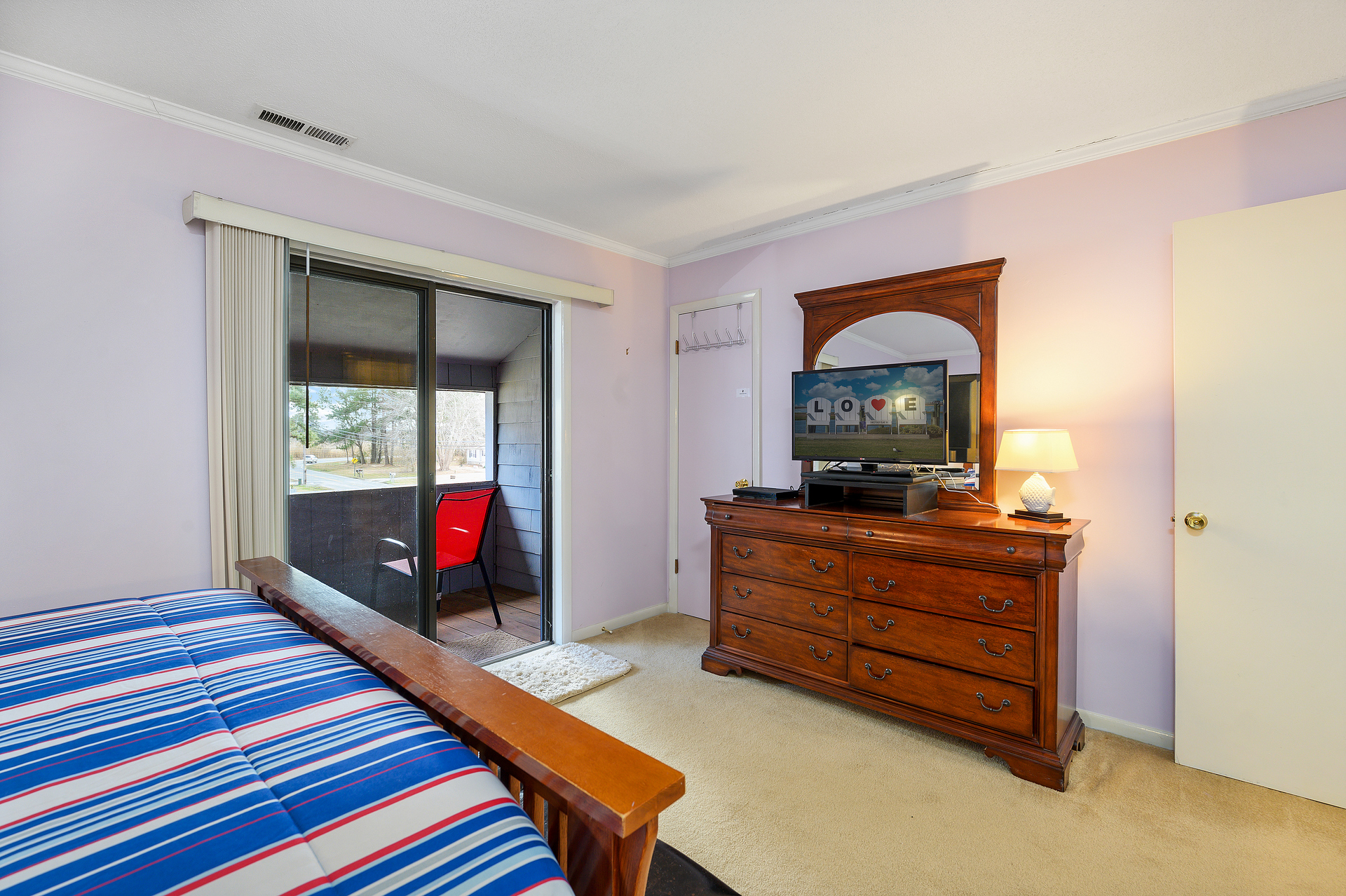 Flat Screen Streaming TV in Master.