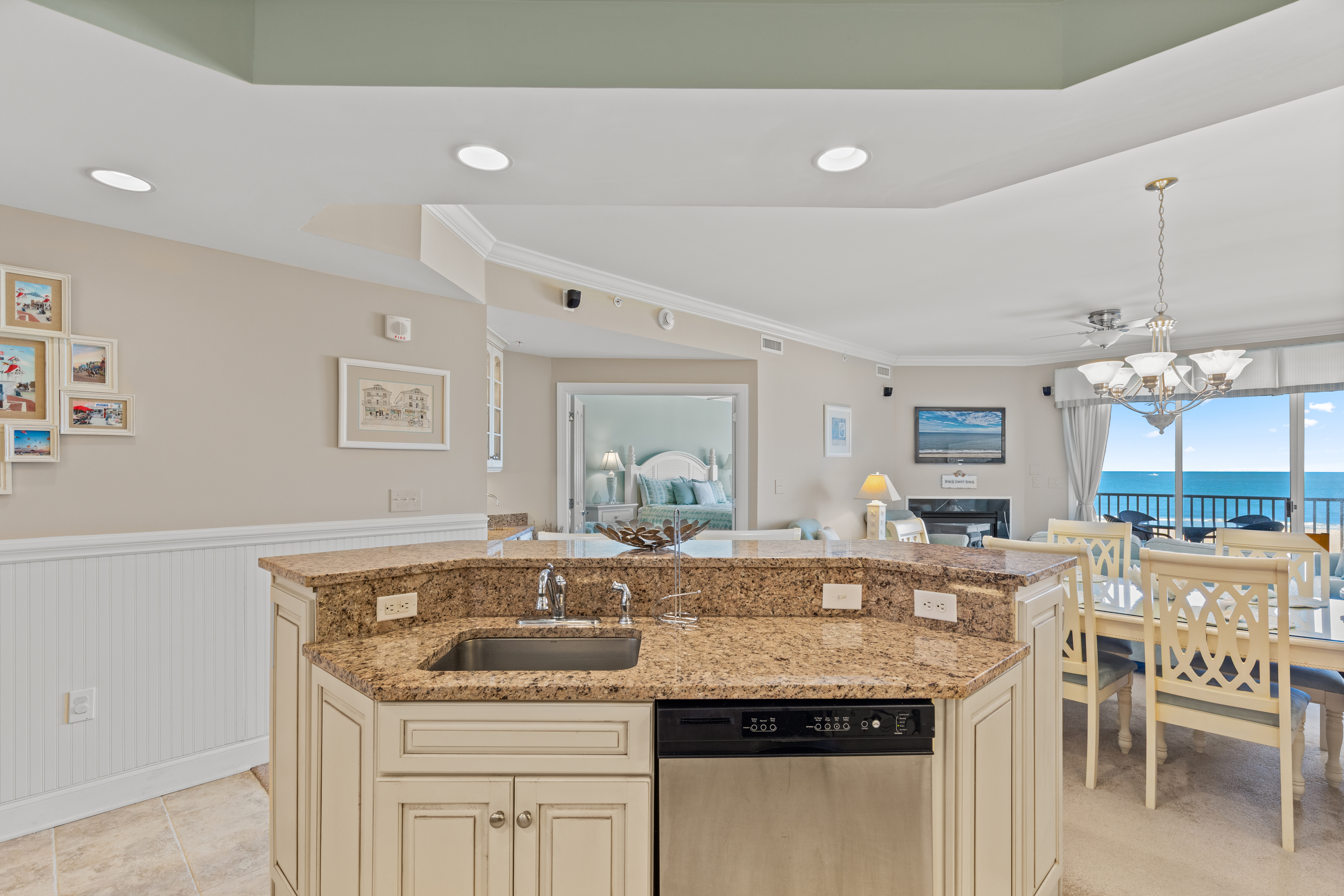 Even from the Kitchen you can still see the incredible views!