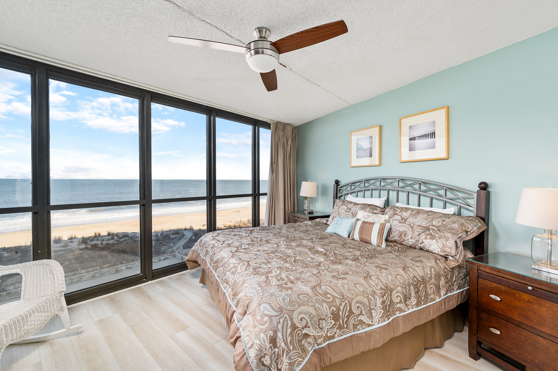 Wake up to Astonishing Ocean Views!