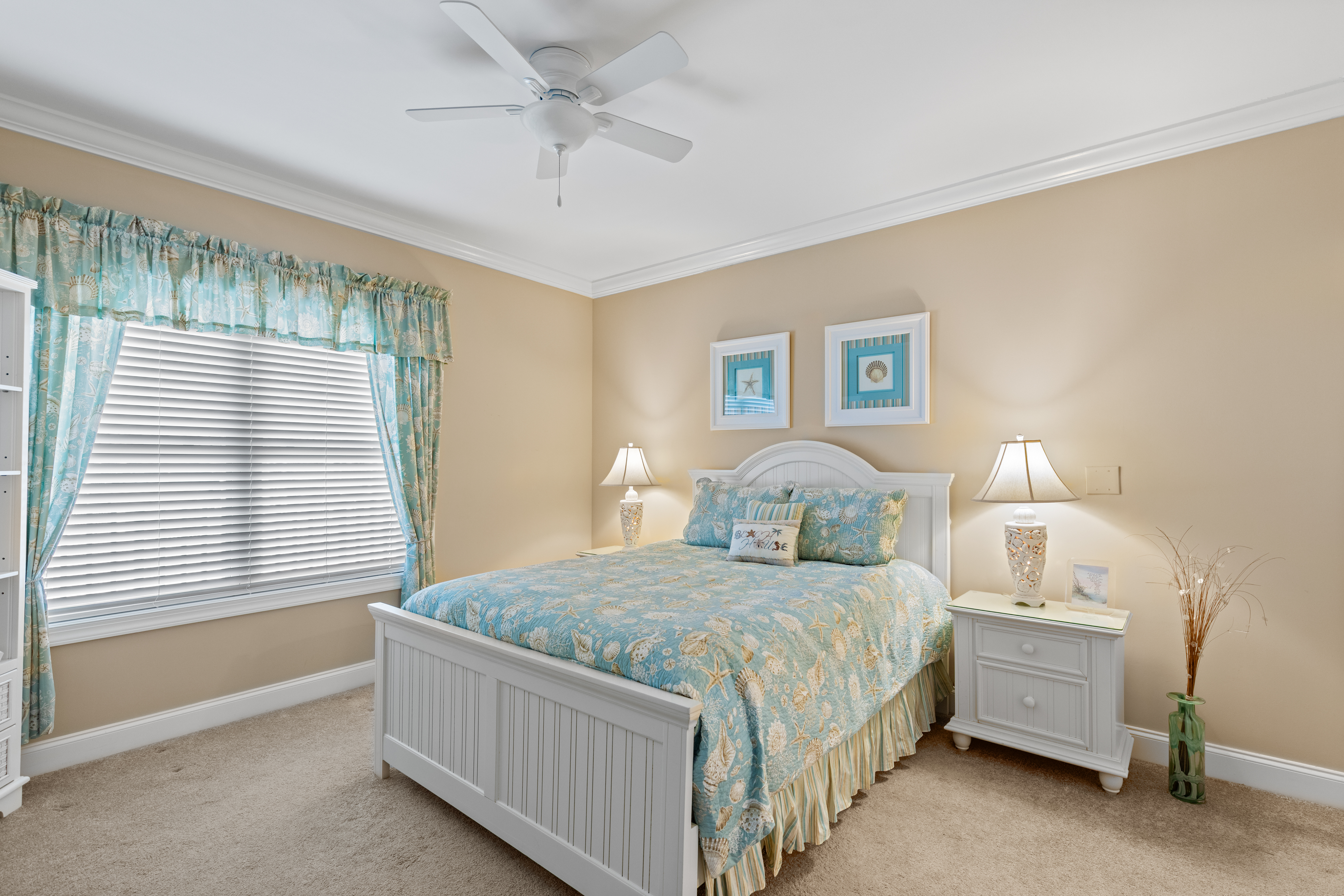 Bedroom 2 features a Queen size Bed.