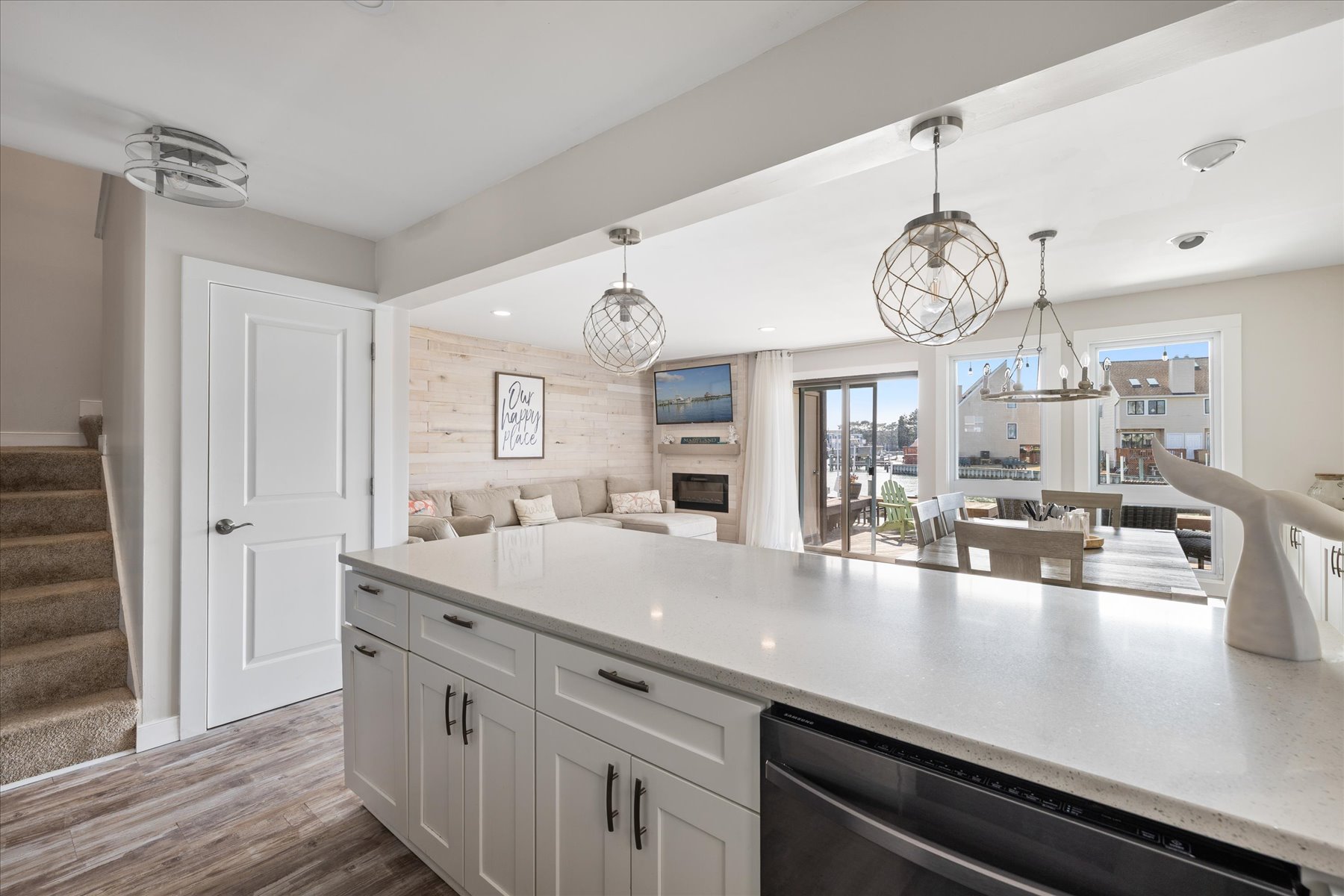 Cook while overlooking the Peaceful Bay!