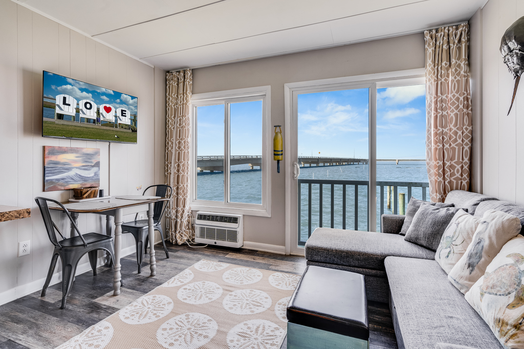 Located on the water's edge, The Pearl at Marsh Island is a breath of fresh air.