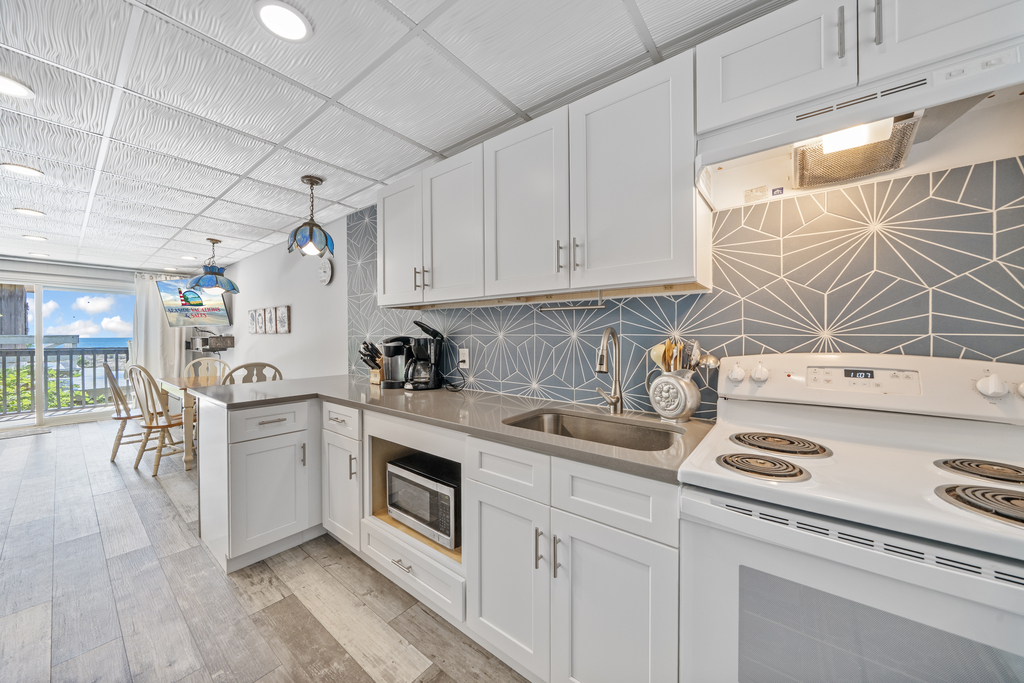 This kitchenette is perfect for preparing a nice meal in.
