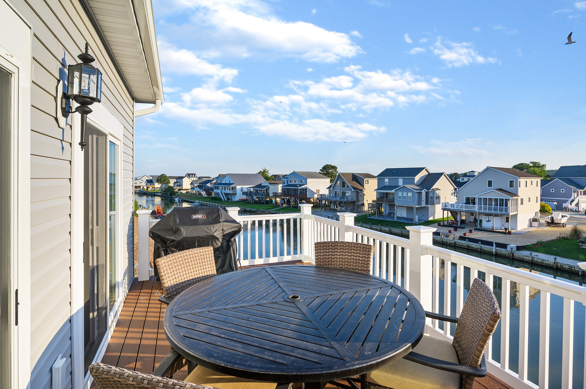 Dine Al-Fresco with amazing Water Views!