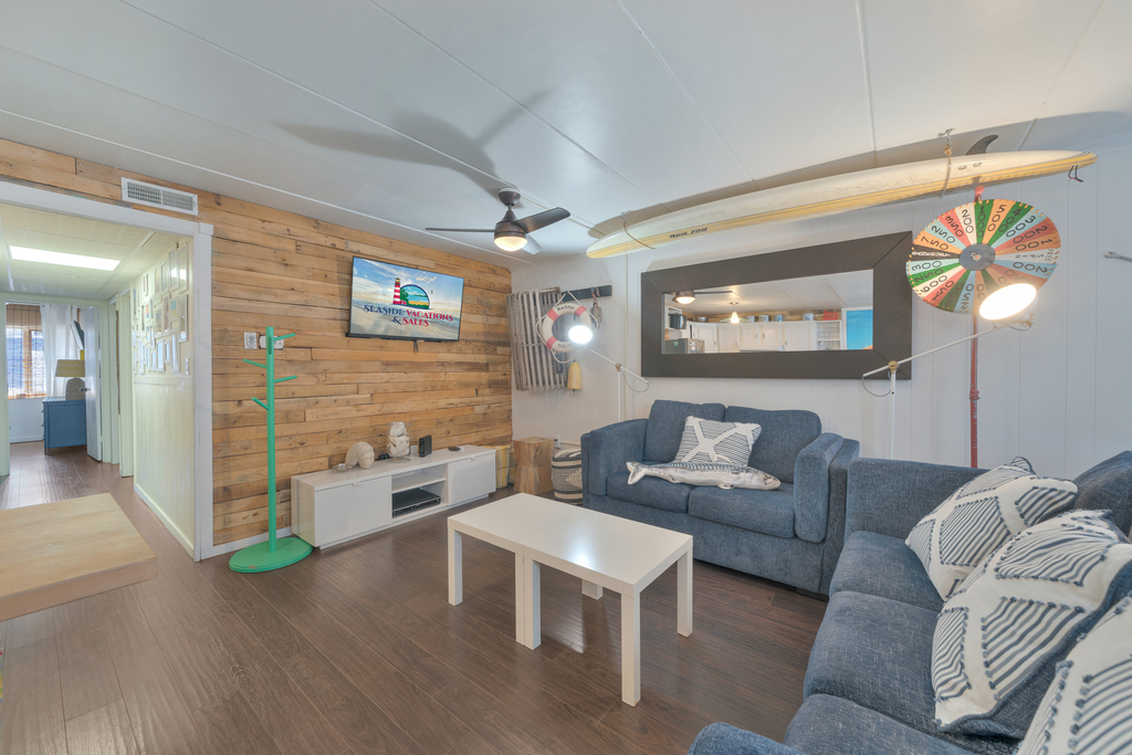 Sunset East 202 | Photo 5