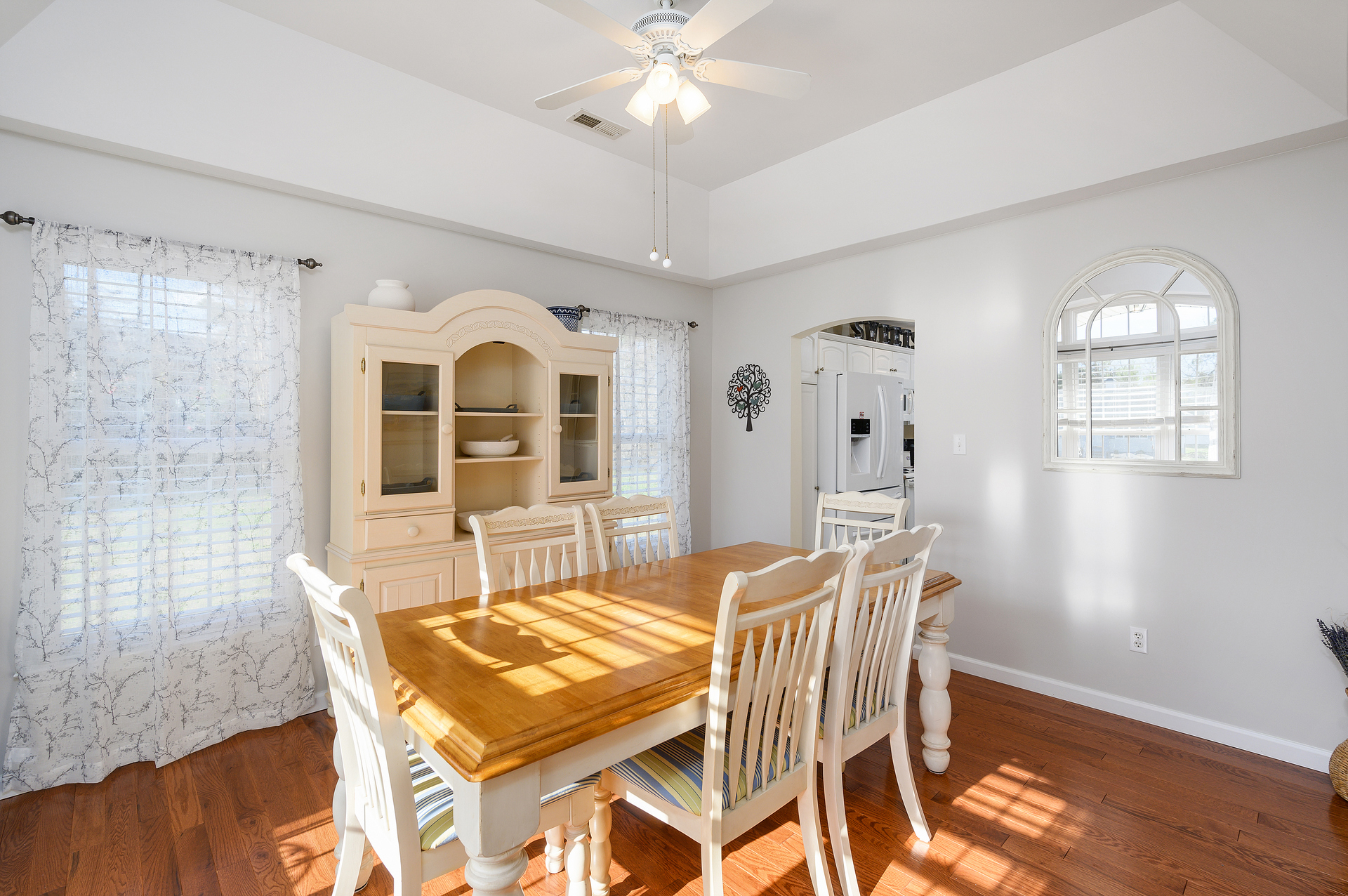 The Sweets Spot comfortably accommodates a family of 8!