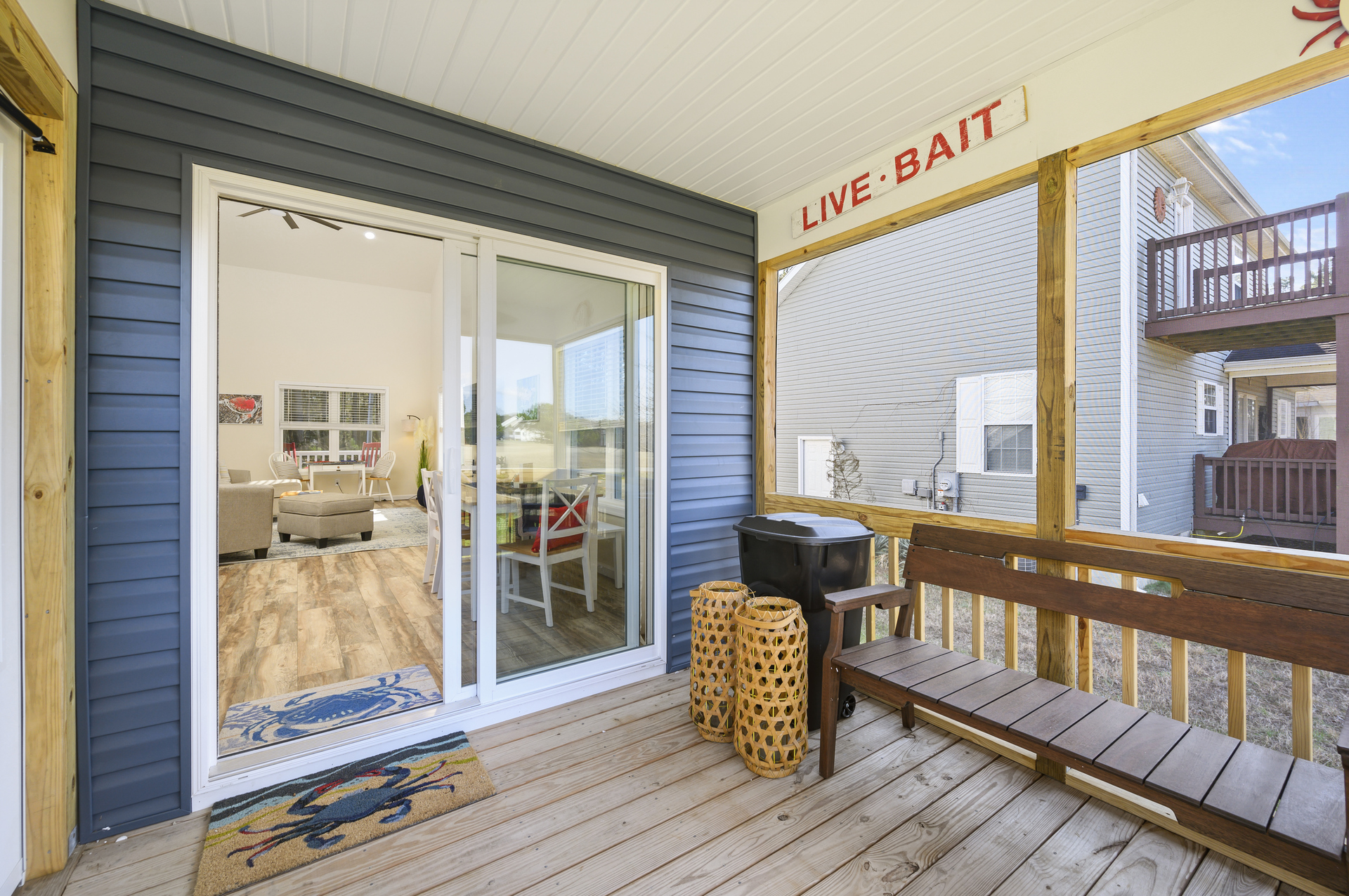 You can smell that salty sweet bay breeze.....