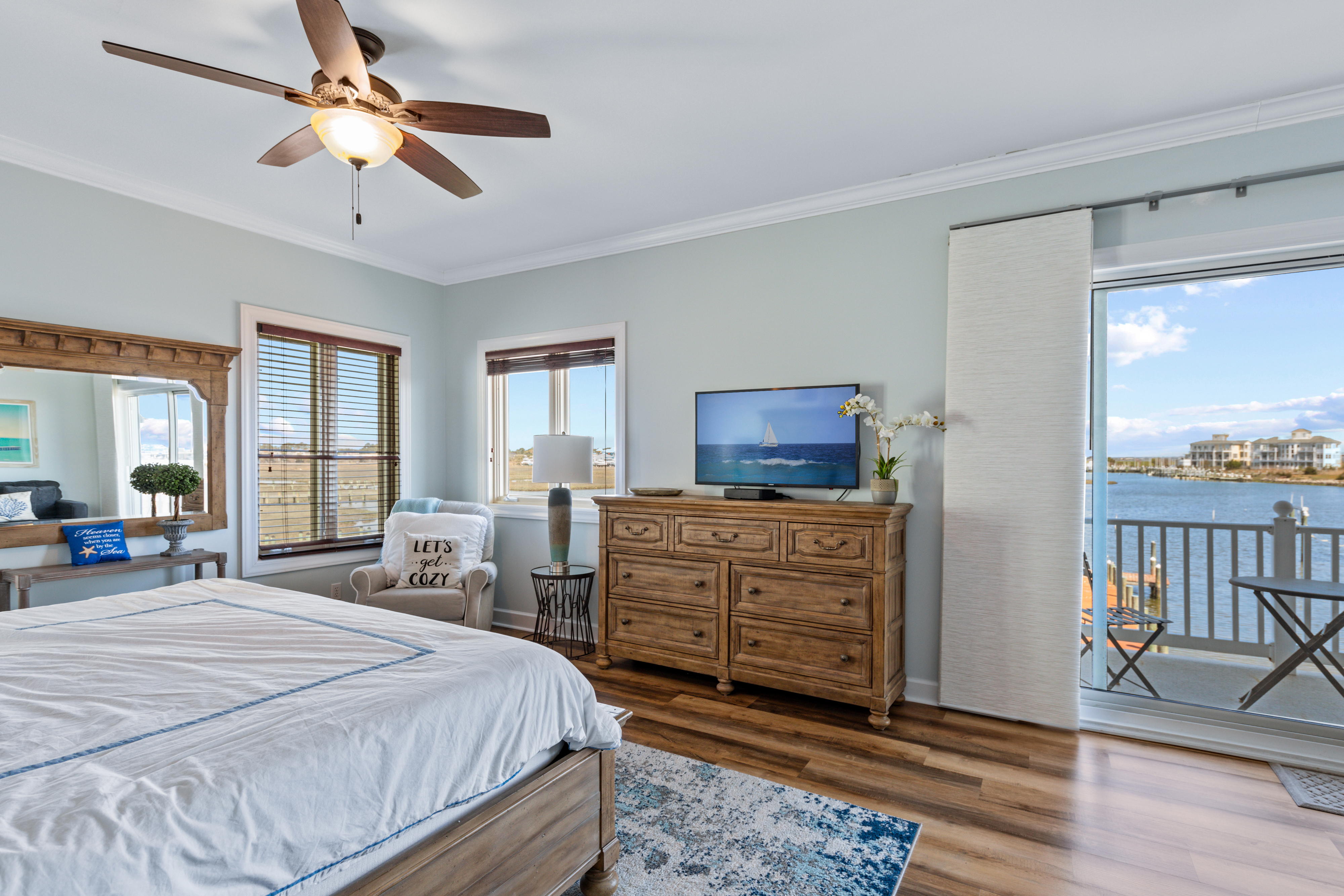 The interior is so stunning and perfectly planned out.