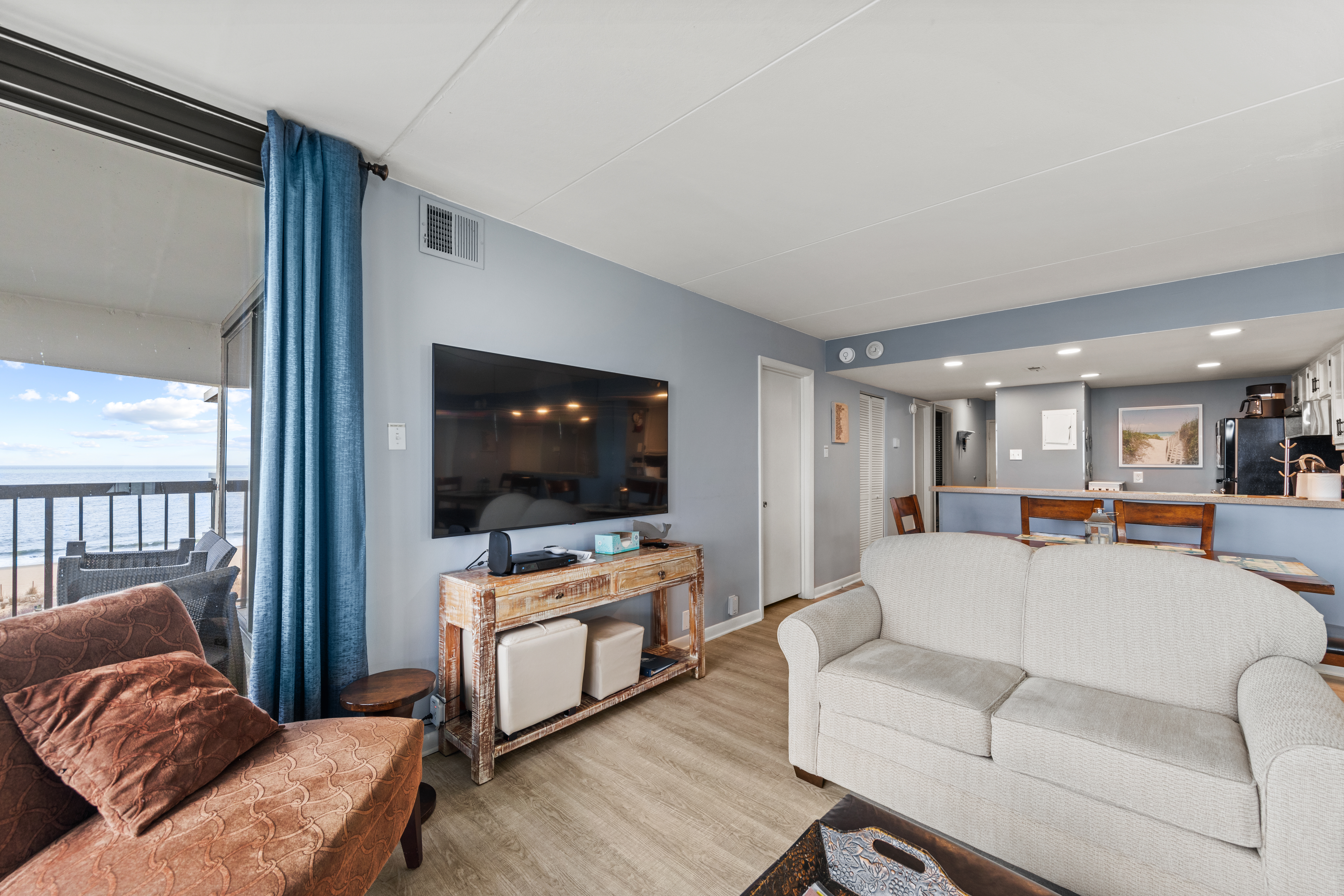 A Gorgeous 3 Bedroom Condo in the Ever-Popular Sea Watch!