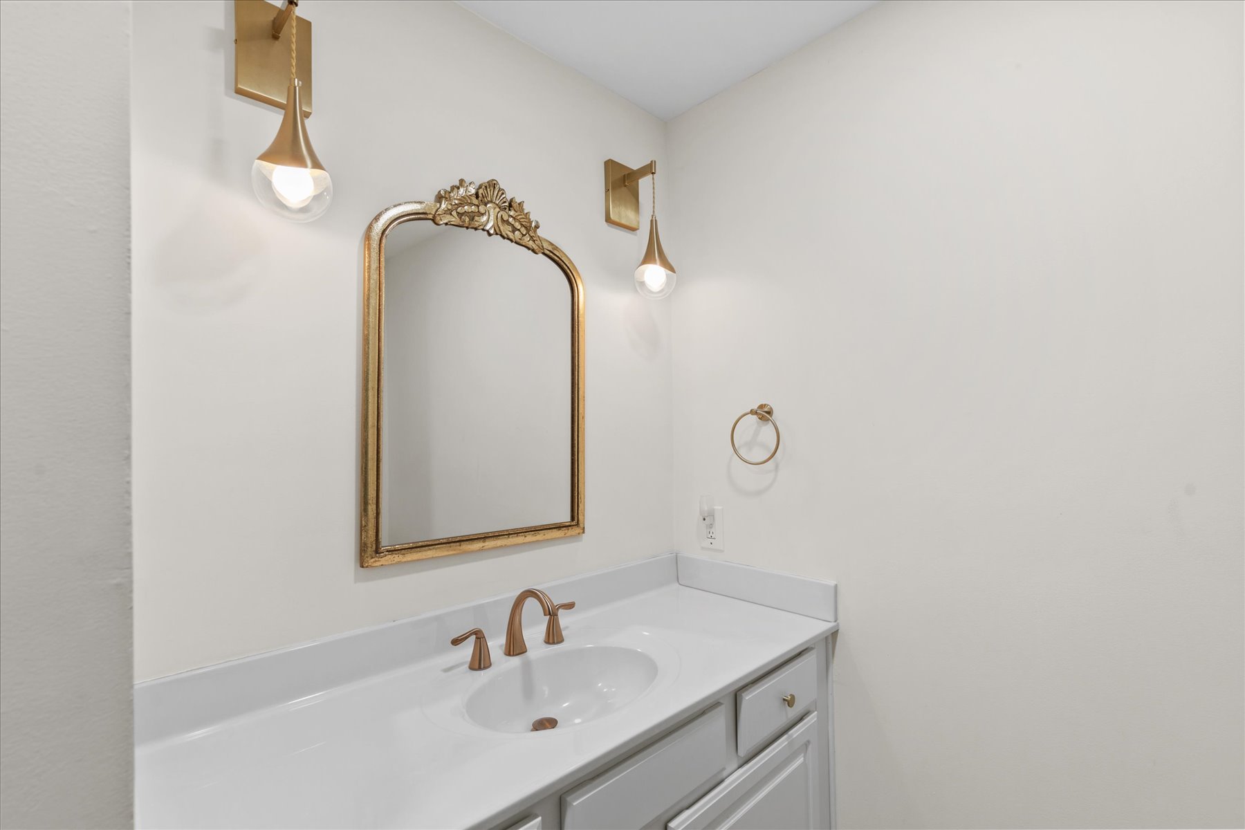 The Primary has an Attached Full Bath.