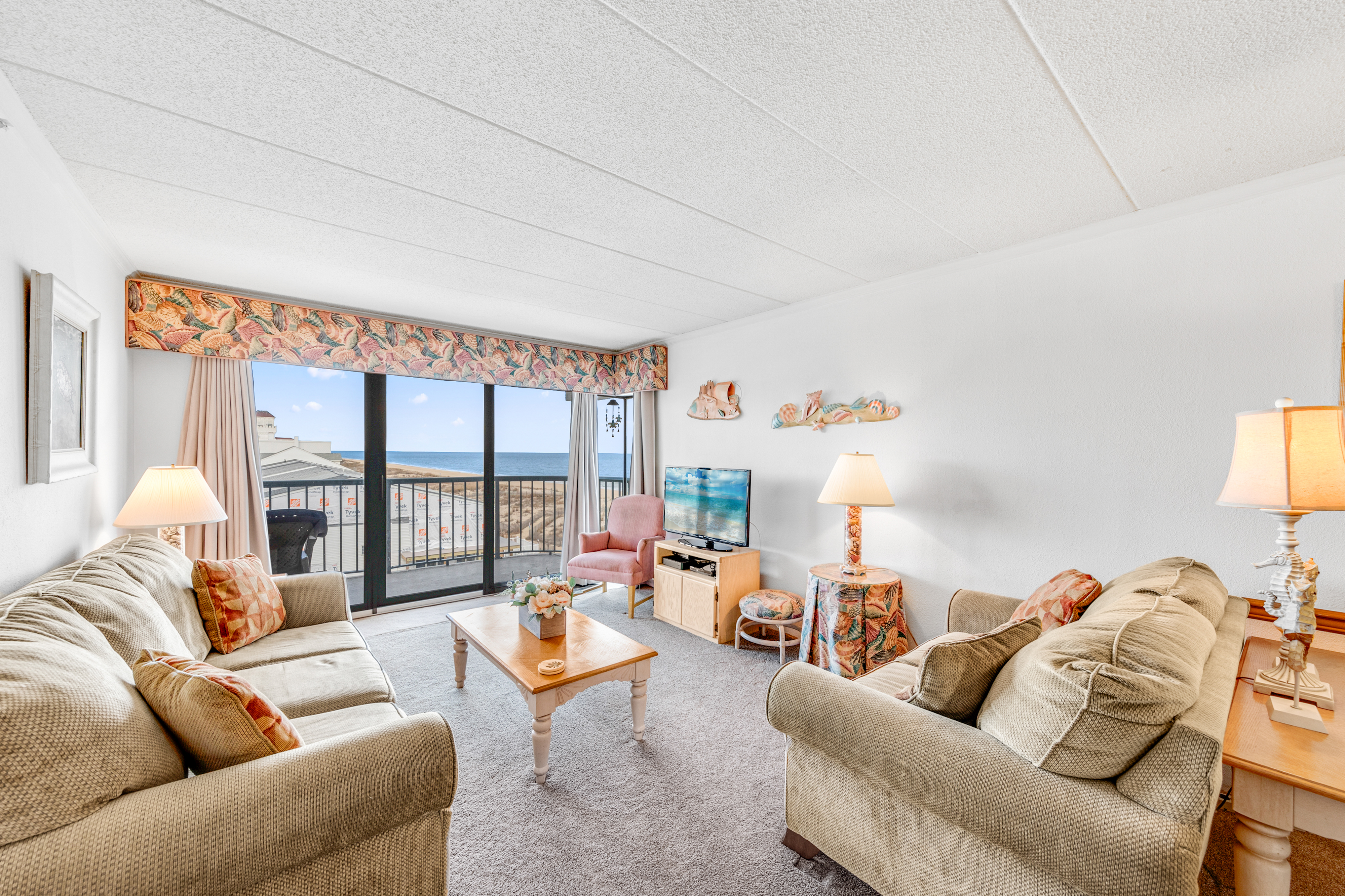 Beautiful Natural lighting is found throughout this entire space!