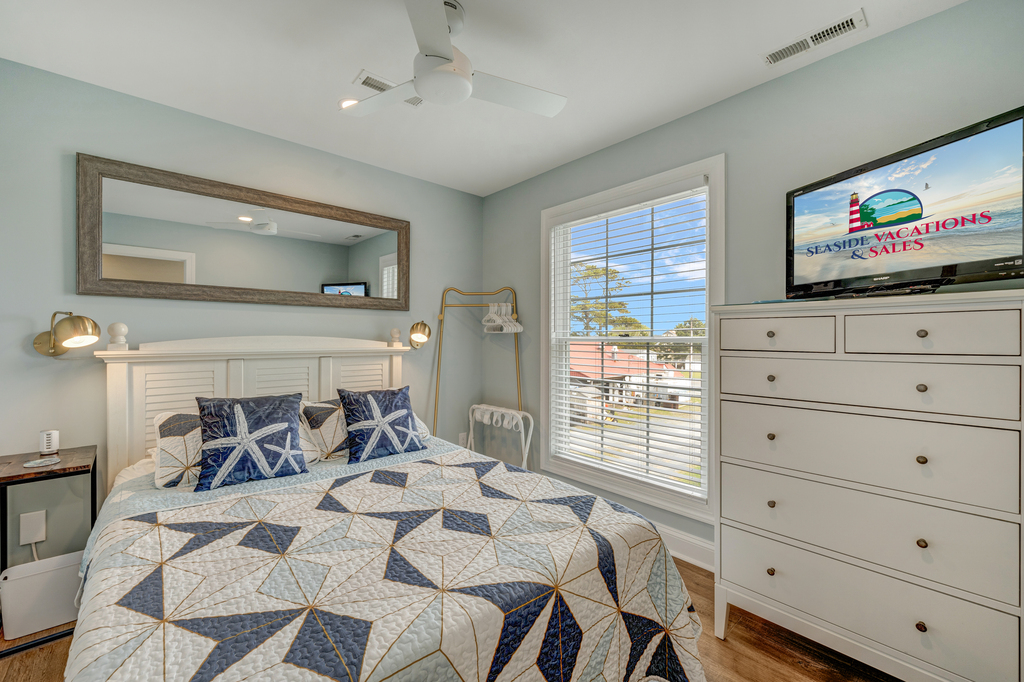 Bedroom 2 now has a Queen Bed