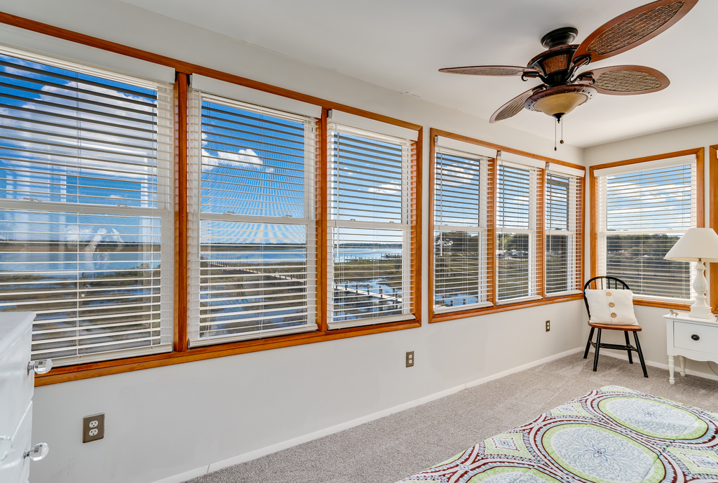 Perfect for a small family or couples' getaway.