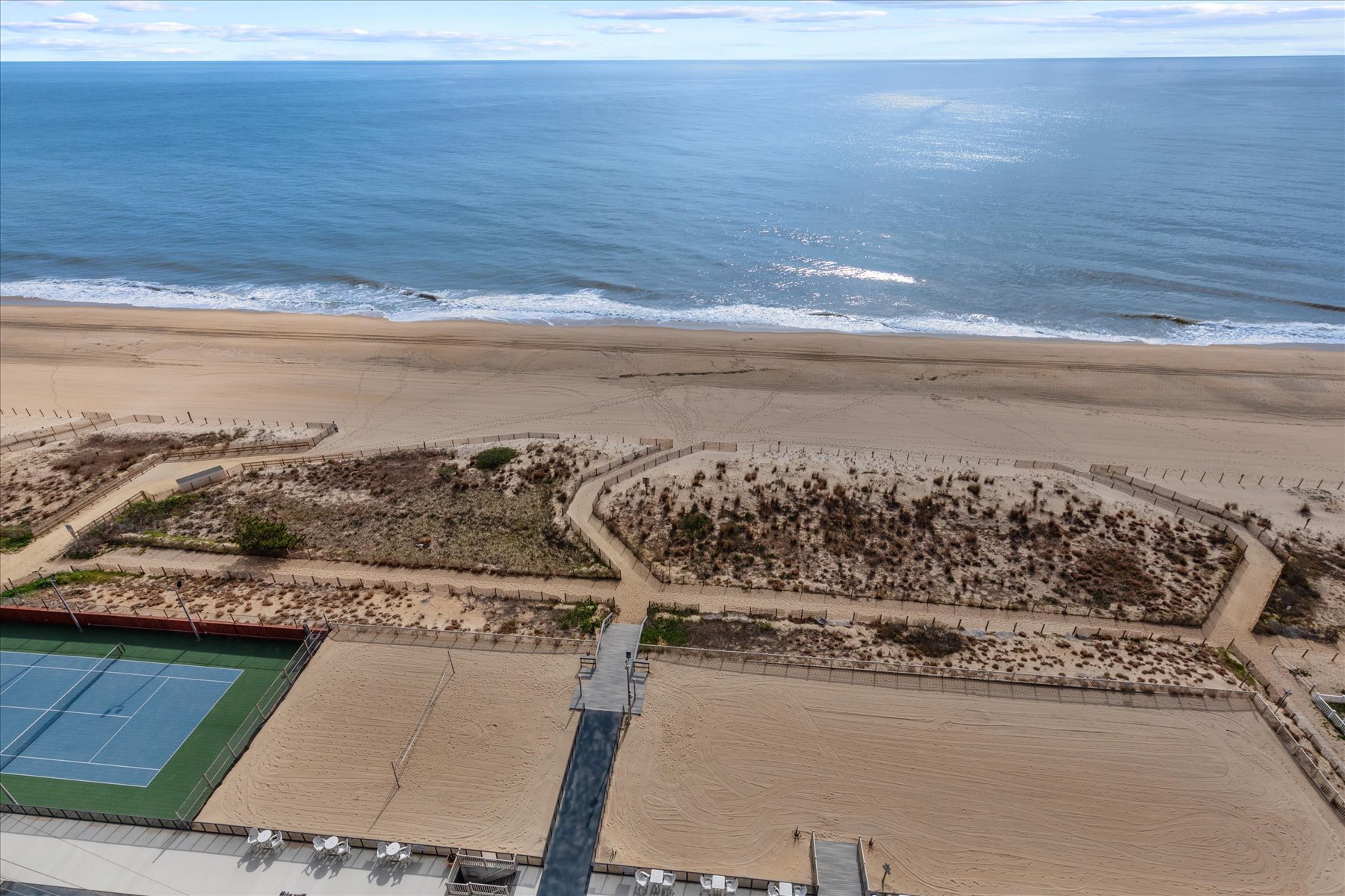 Convenient access to the Beach!