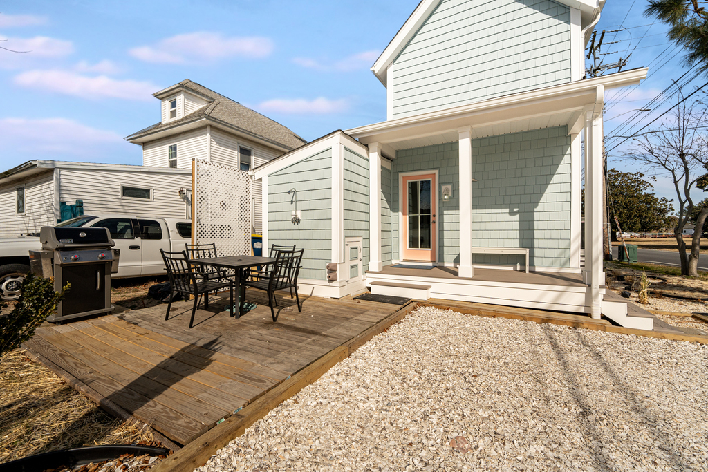 All of this, and less than 10 minutes to Assateague National Seashore and Chincoteague Wildlife Refuge!