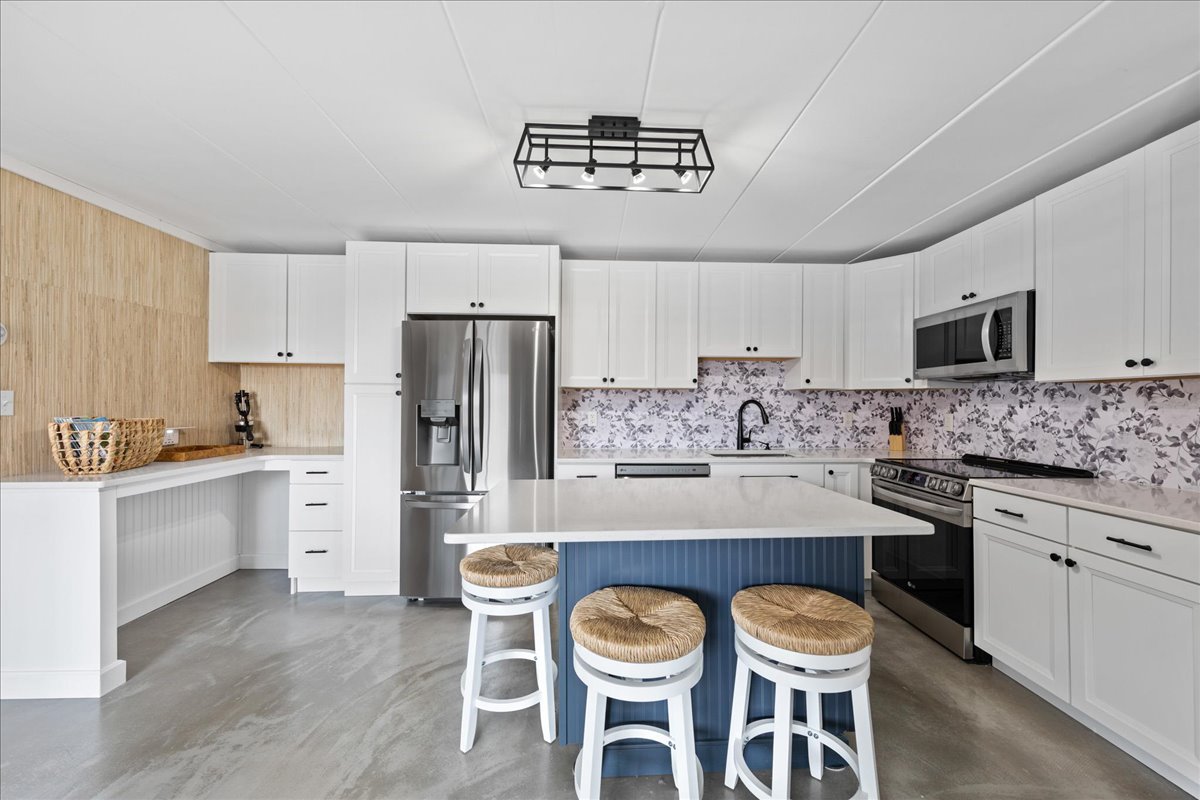 Well-Stocked with everything you'll need to make mealtime a Bay Breeze.