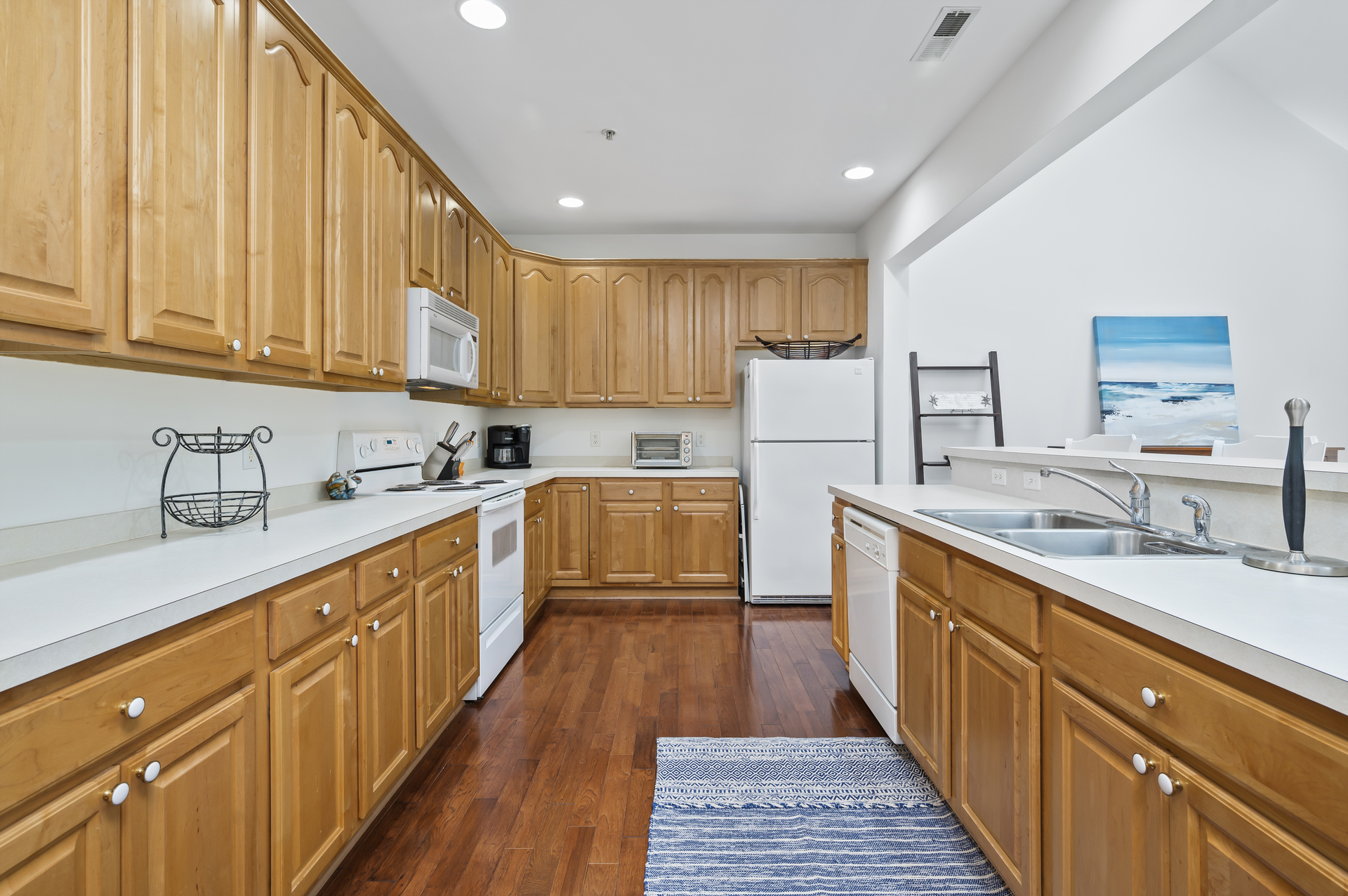 Well equipped kitchen is perfect for the cozy family nights in
