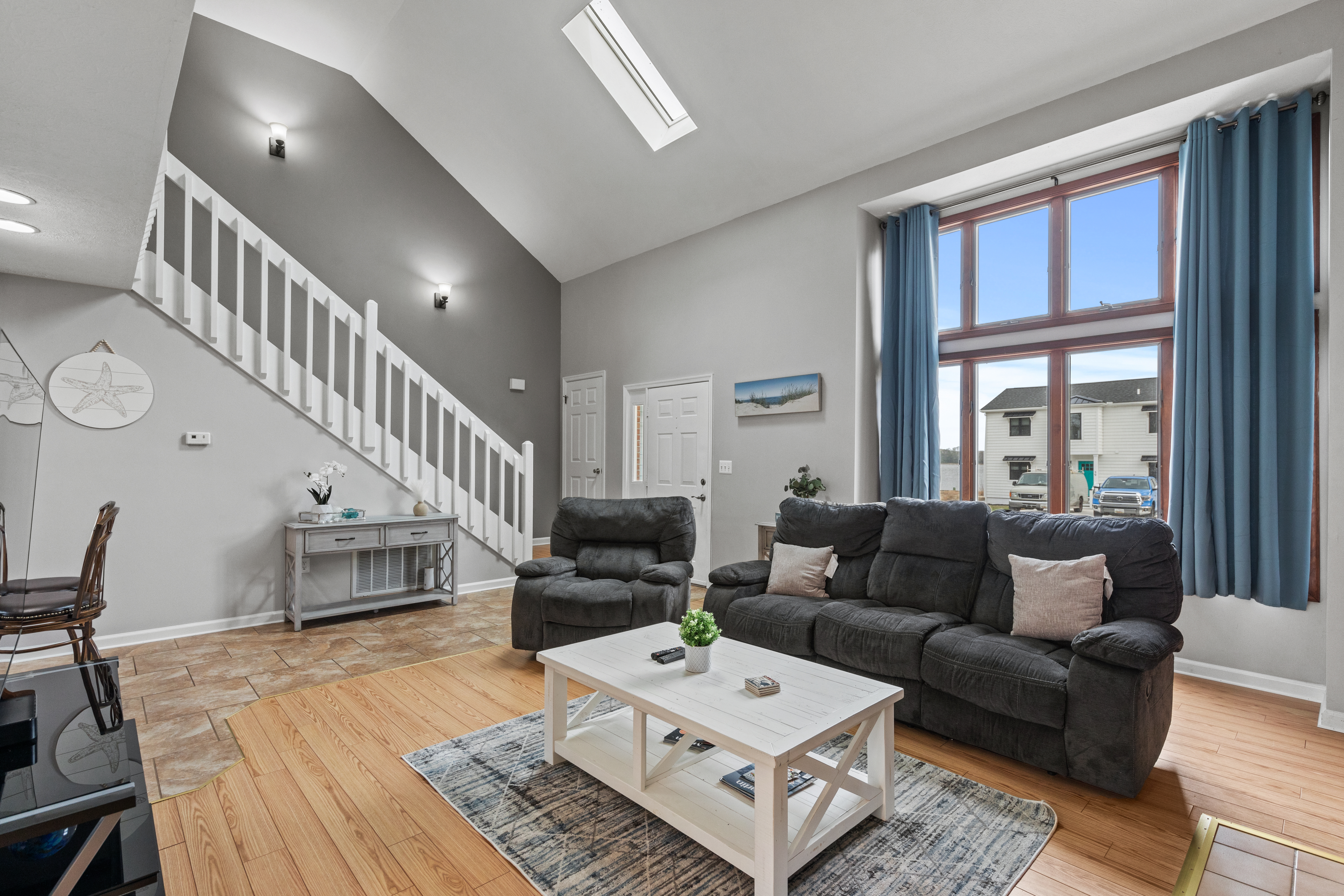 Hop out of your flip flops and sink into the comfortable Living Area furniture.