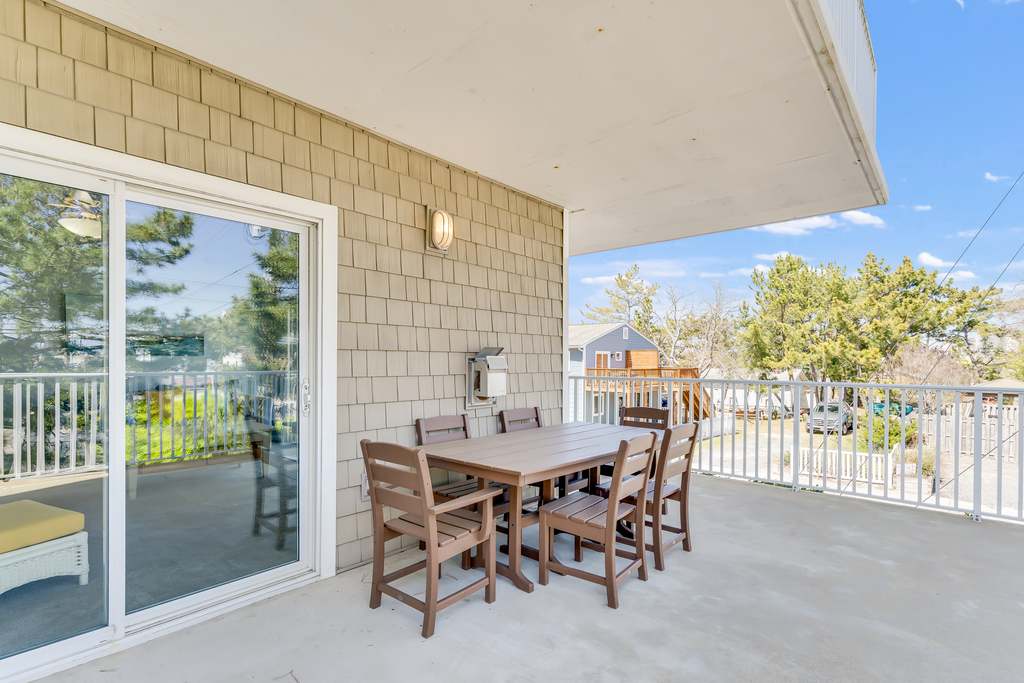 Dine Al Fresco and enjoy the Sea Breezes.