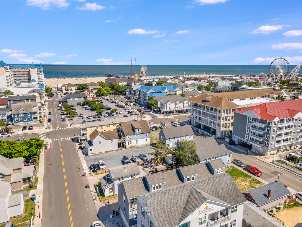 The Beach and Boardwalk are just a short stroll away.