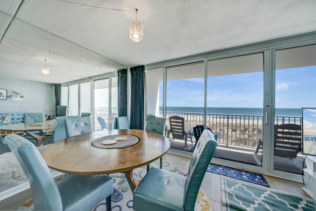 Sit down and enjoy a home cooked meal all while taking in the incredible views!