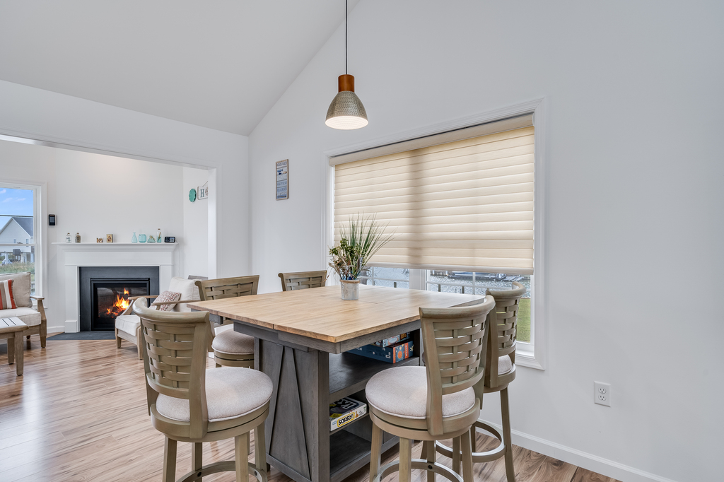 Dine with amazing Water Views, or enjoy dinner at The Marina Club, just down the street.