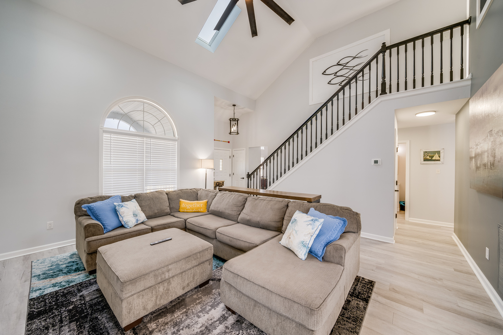 Soaring Ceilings and tons of Natural Light.