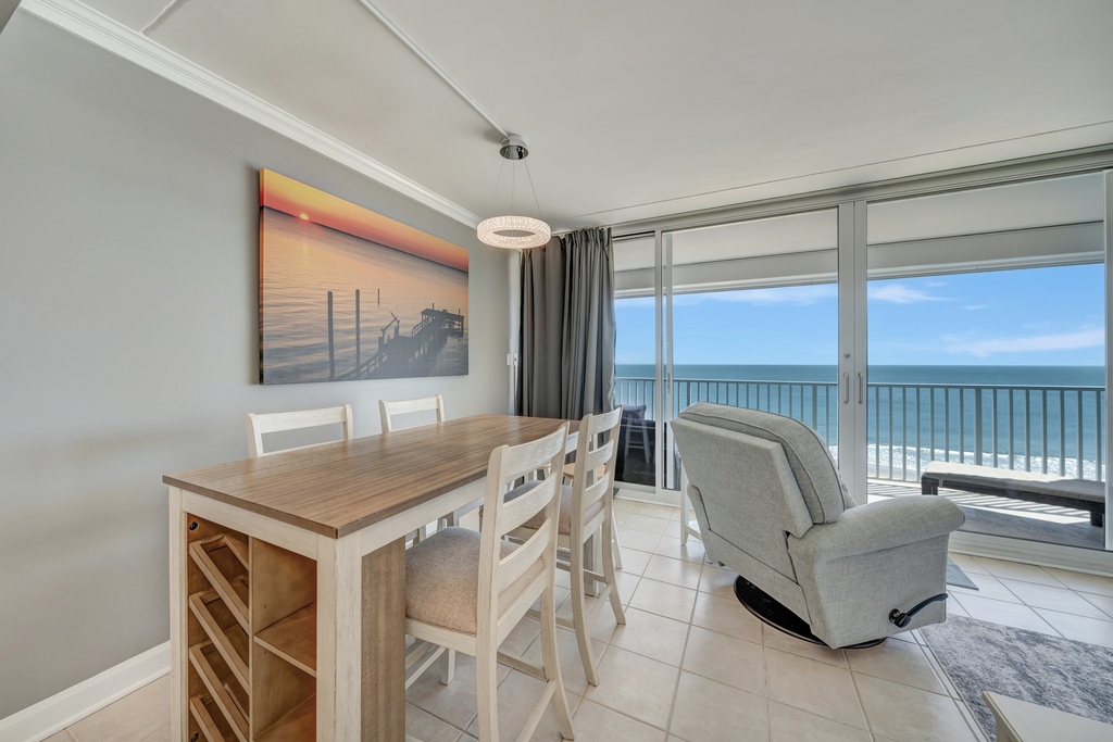 Plenty of seating for a home cooked Meal at the Dining Table!