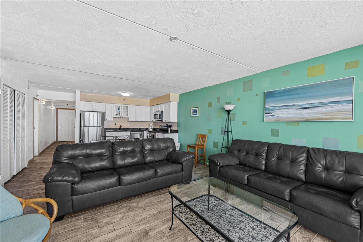 Relax in the AC and enjoy the Free Wi-Fi & Flat Screen TV!