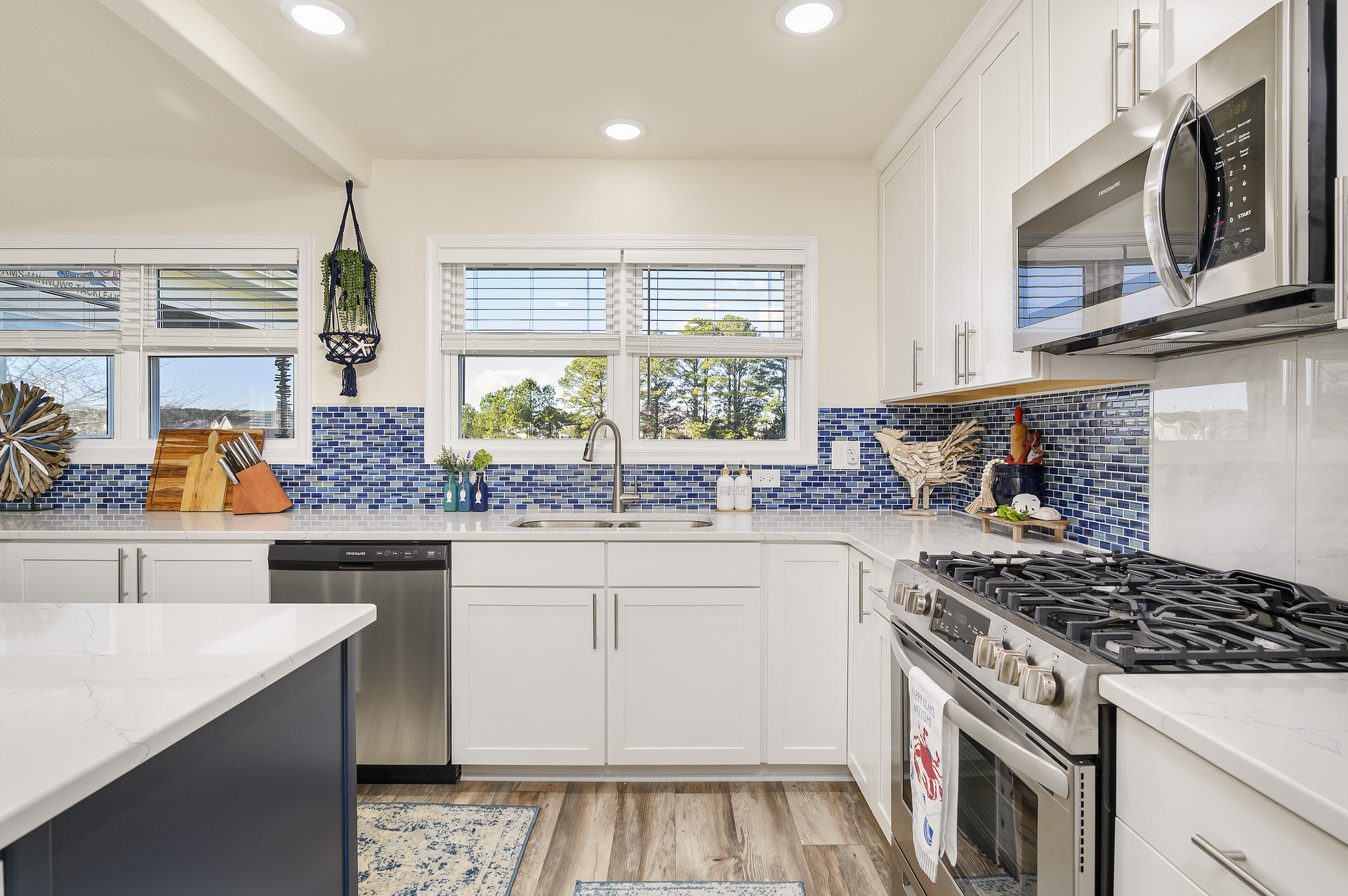 Shellfish Time overlooks Captains Cove's Golf Course - so serene.