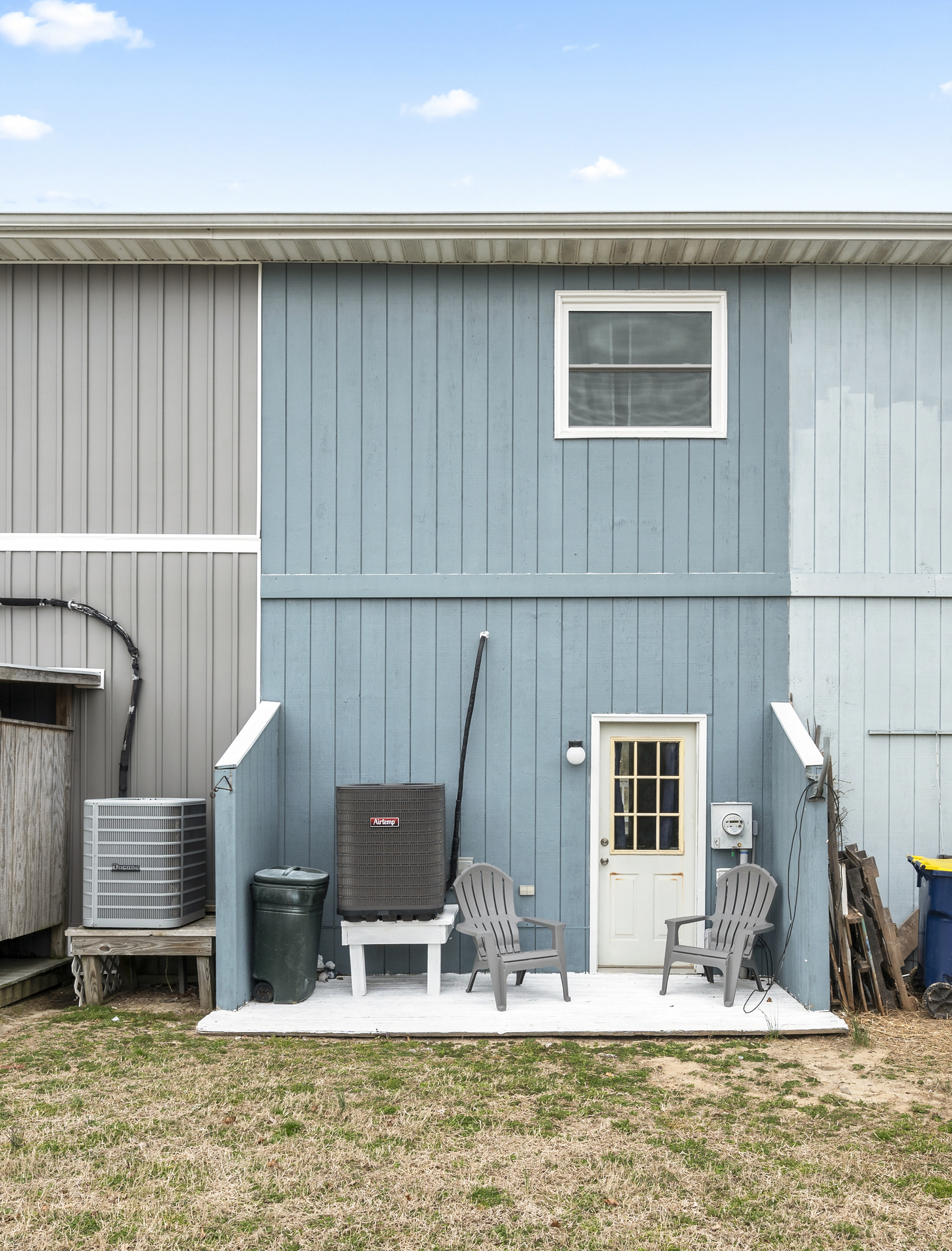 Rear View of Fishhook Hideaway.