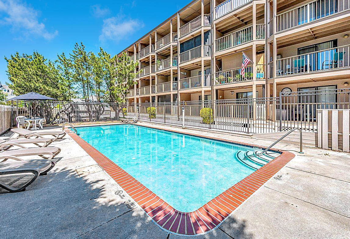 Outdoor Seasonal Pool