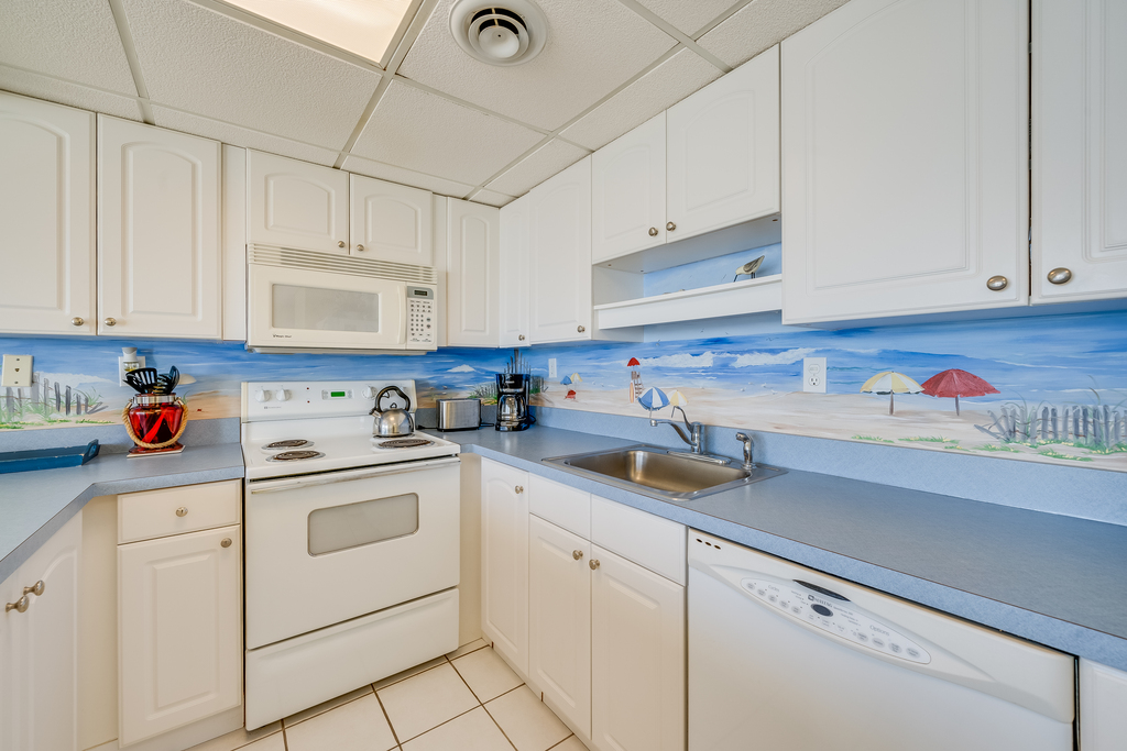 You'll love the bright white appliances!