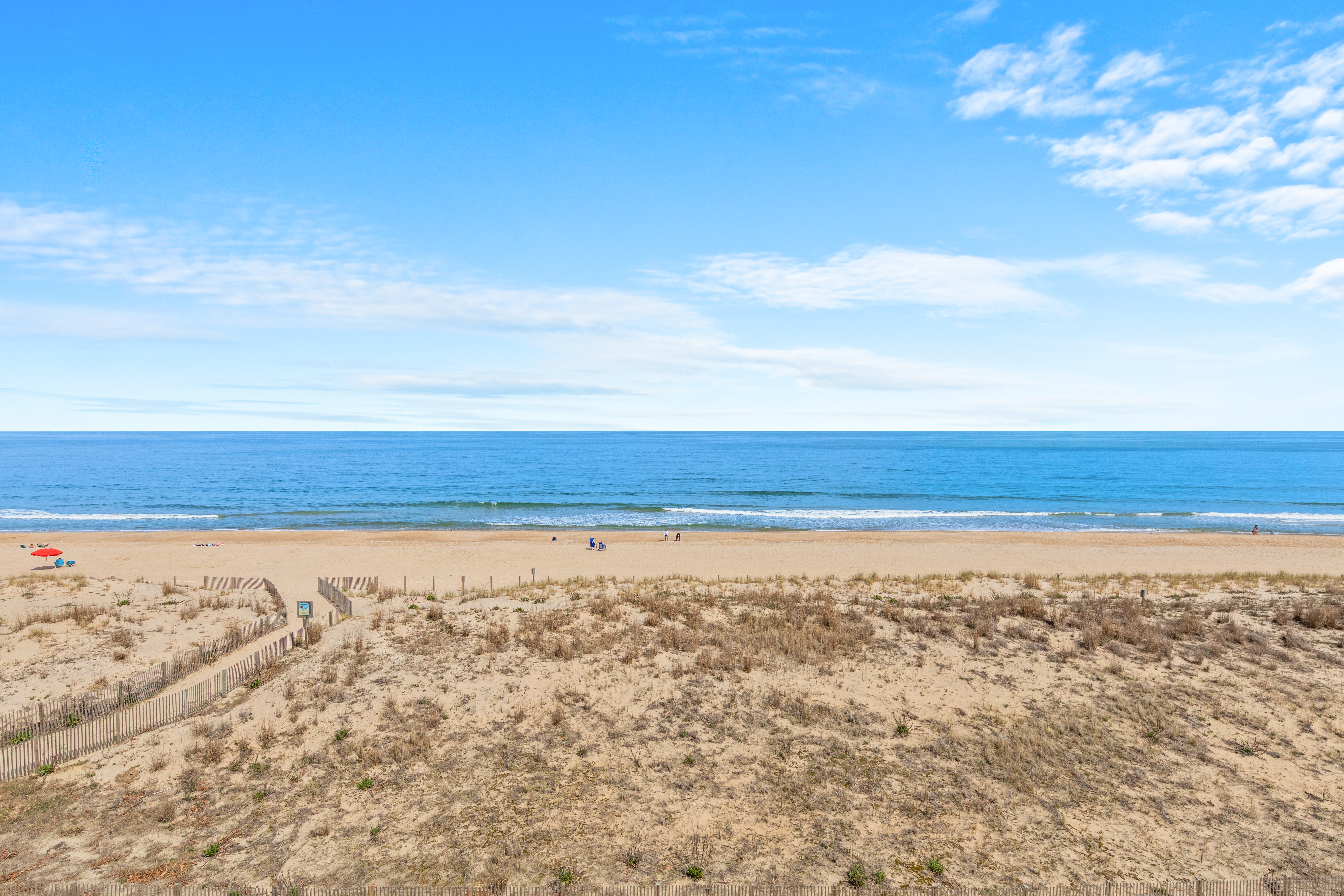 At Summer Beach you are just steps away from the Beach!