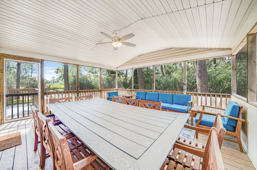 Whip up some Fresh Local Seafood, and listen to the Tree Frogs sing!