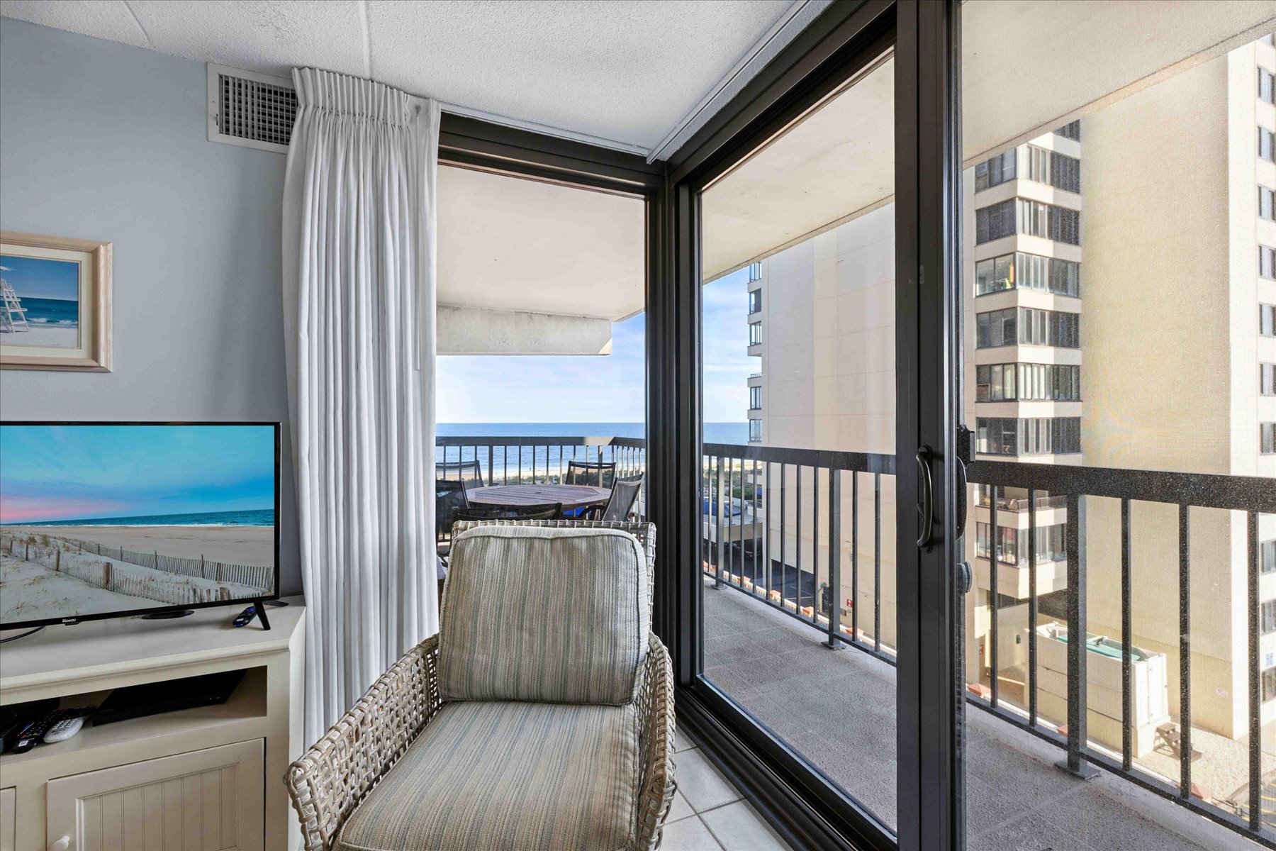 Let the Natural Light flow in from the Balcony.