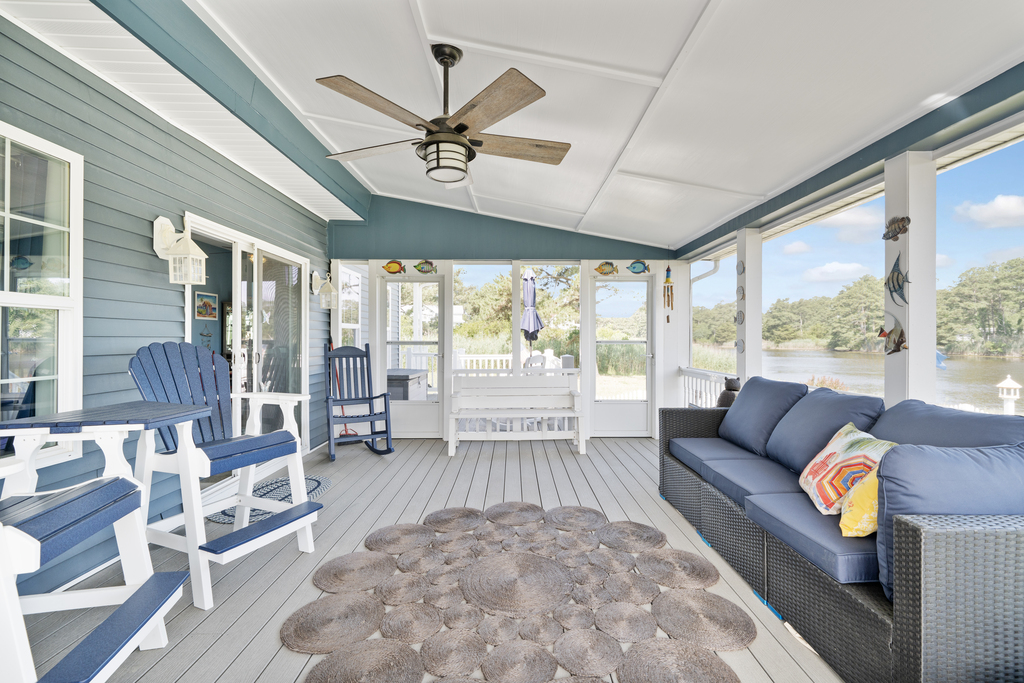 Huge Screened Porch with amazing Pond Views, as well!
