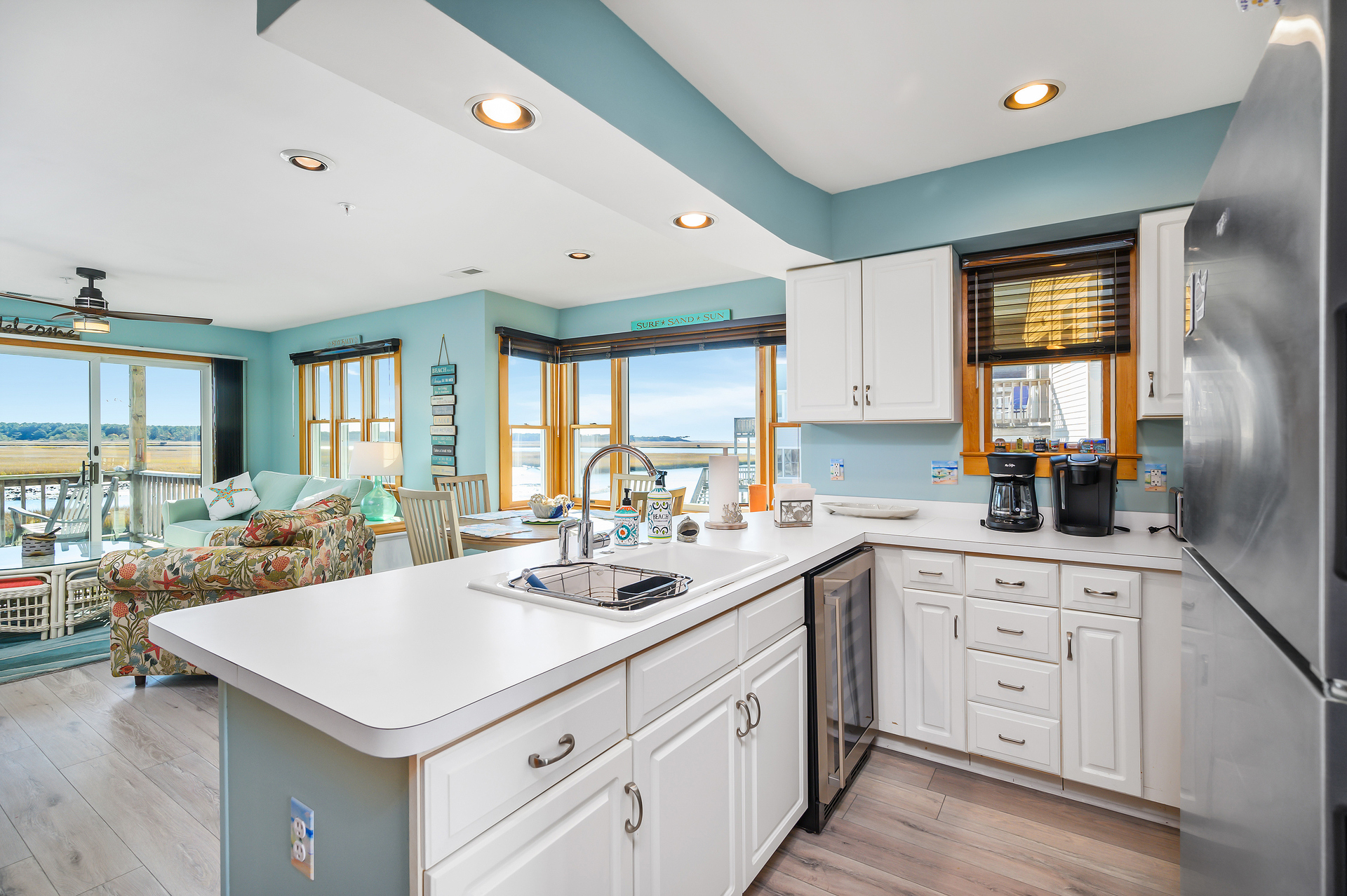 Well-Stocked Kitchen has all you need to make mealtime a bay breeze.