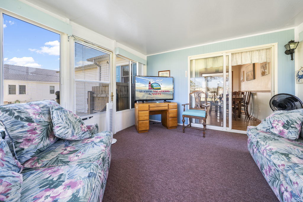 There is also a 50 inch Smart TV in the Sunroom.