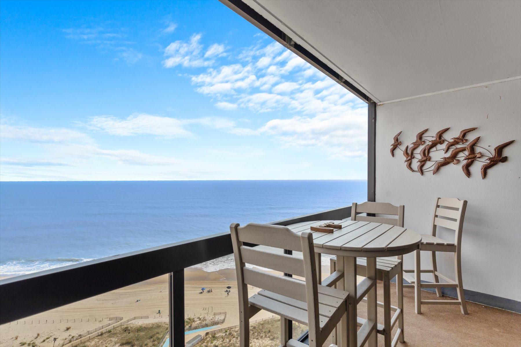 There's no limit to the beauty you will see at Golden Sands 1702!